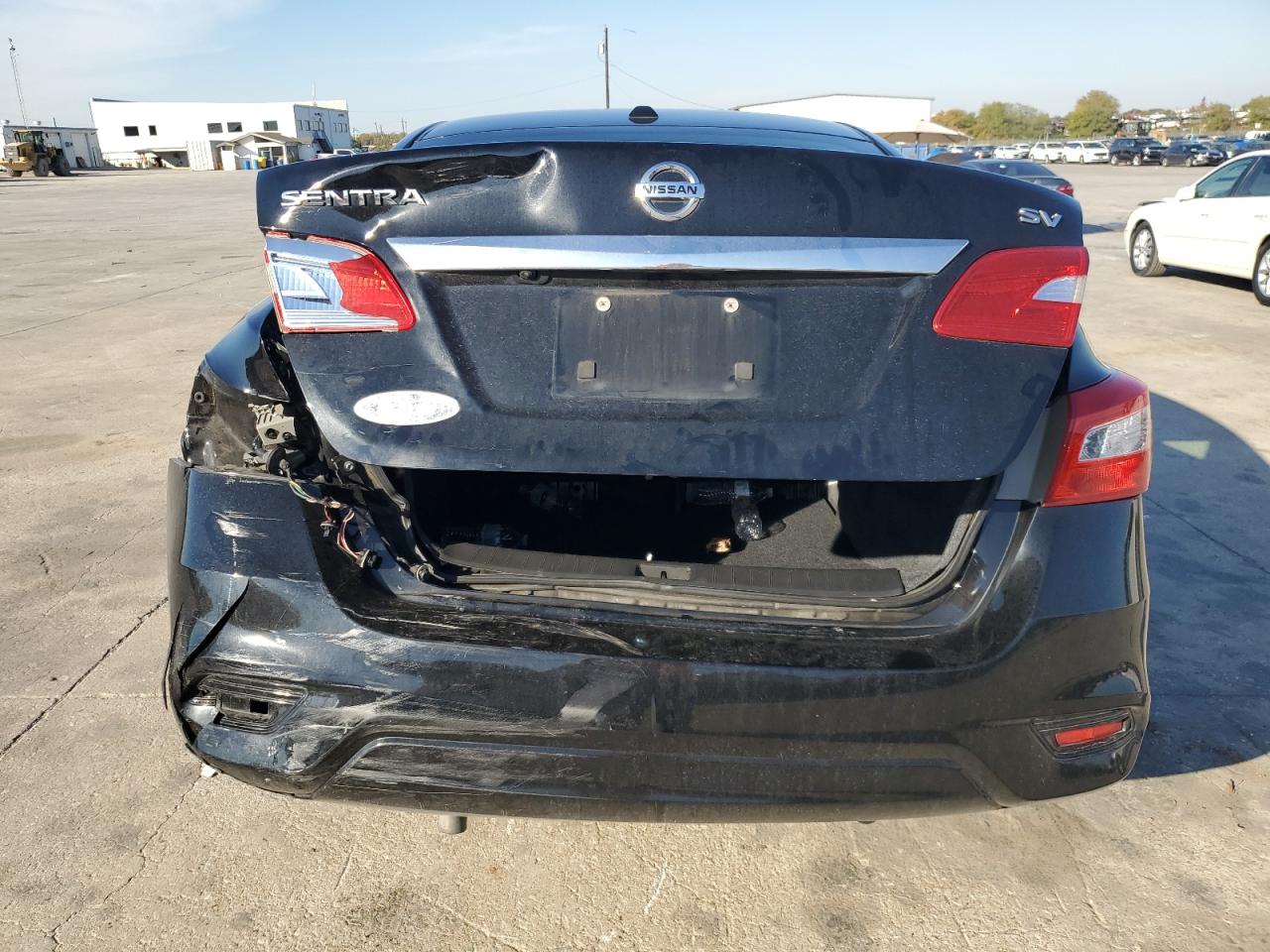 Photo 5 VIN: 3N1AB7AP2JY240924 - NISSAN SENTRA 