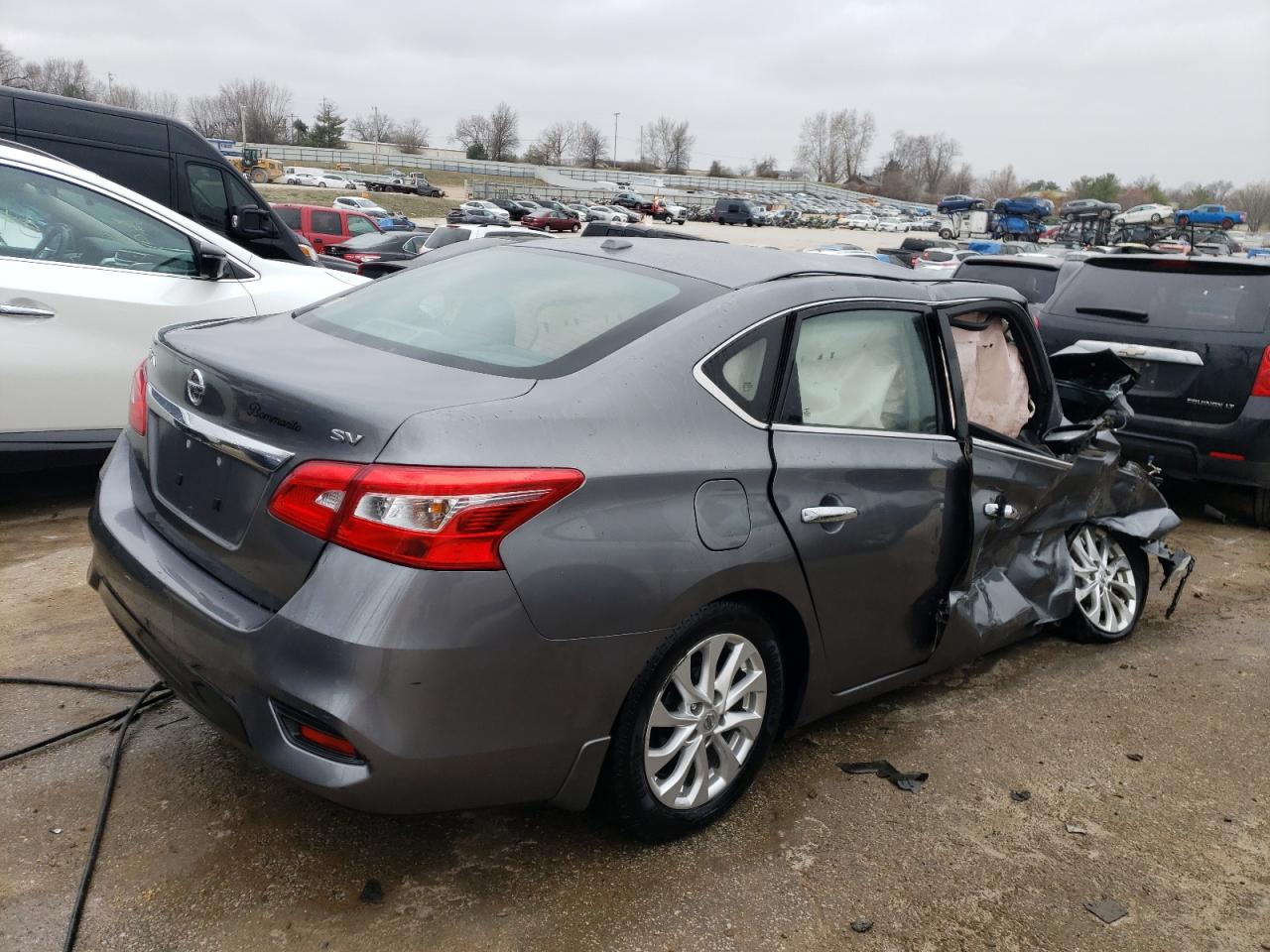 Photo 2 VIN: 3N1AB7AP2JY262499 - NISSAN SENTRA 