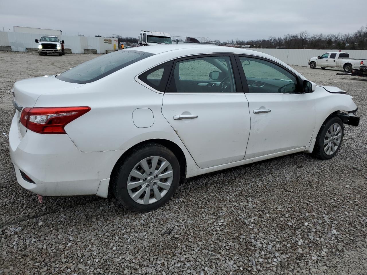 Photo 2 VIN: 3N1AB7AP2JY320949 - NISSAN SENTRA 