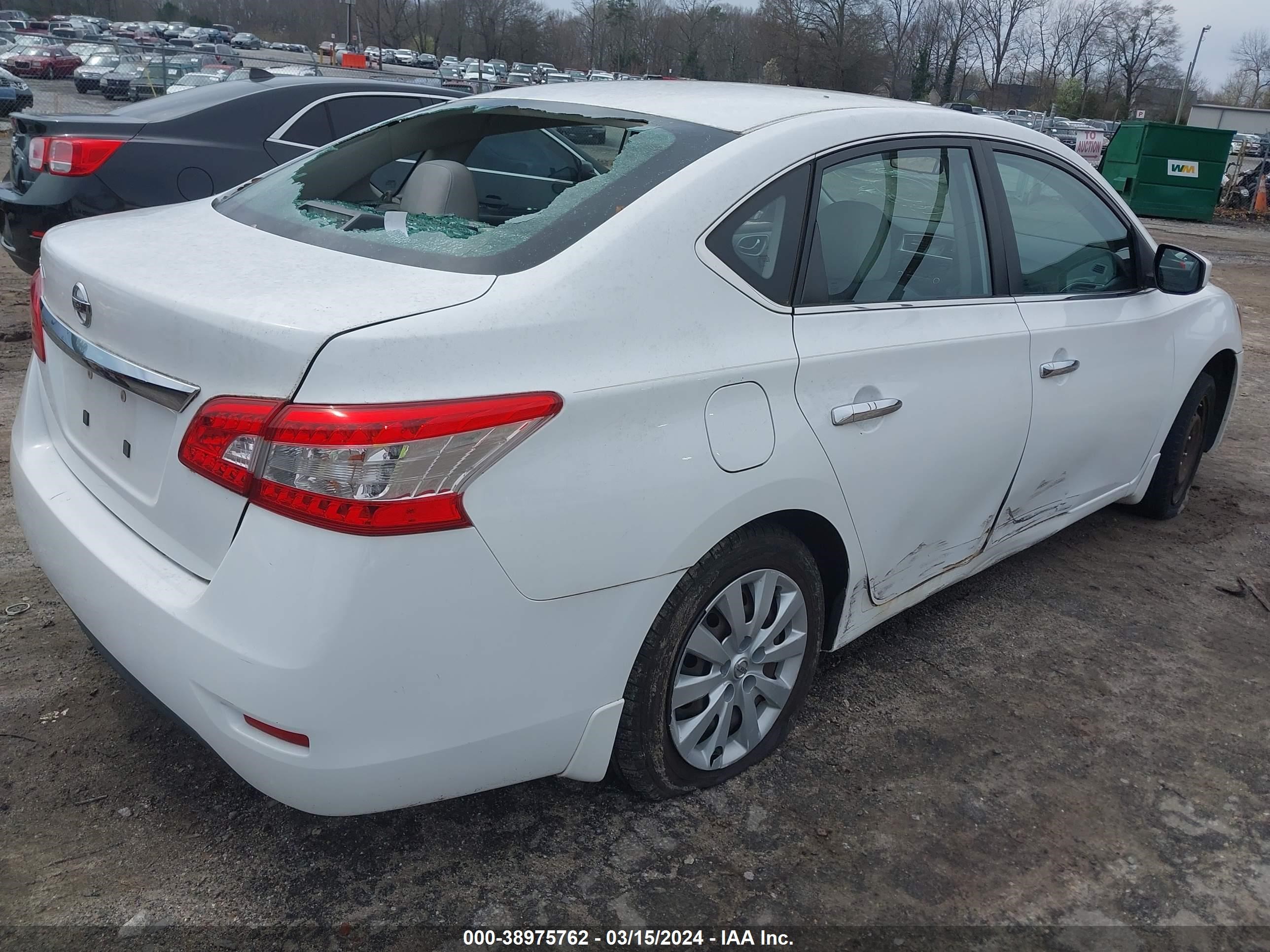 Photo 3 VIN: 3N1AB7AP3FY244780 - NISSAN SENTRA 