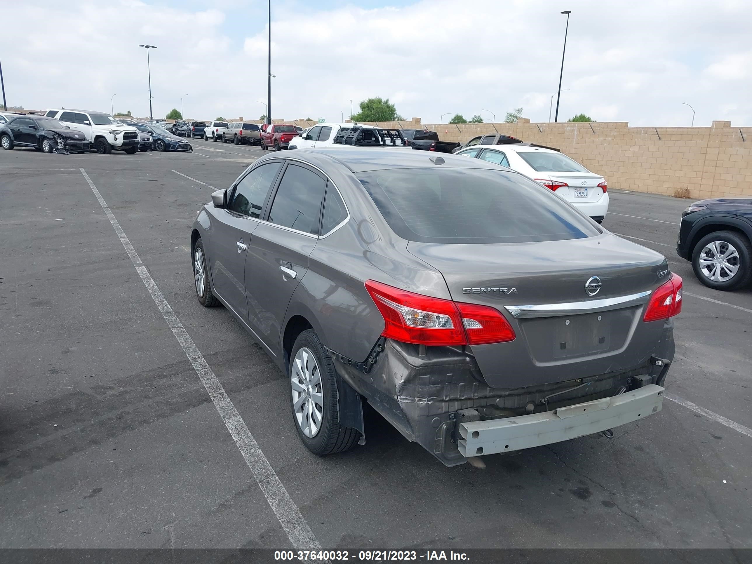 Photo 2 VIN: 3N1AB7AP3GL650556 - NISSAN SENTRA 