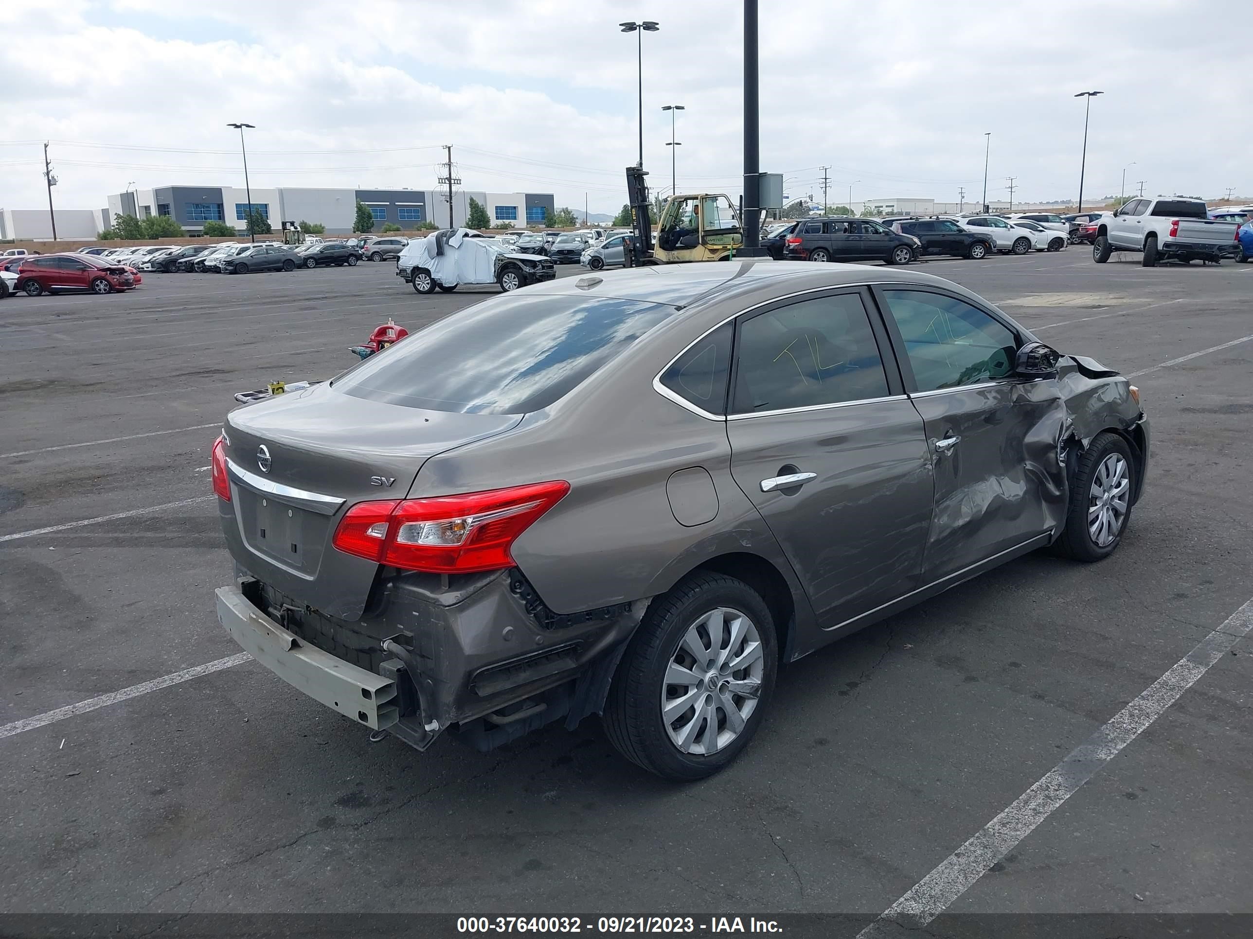 Photo 3 VIN: 3N1AB7AP3GL650556 - NISSAN SENTRA 