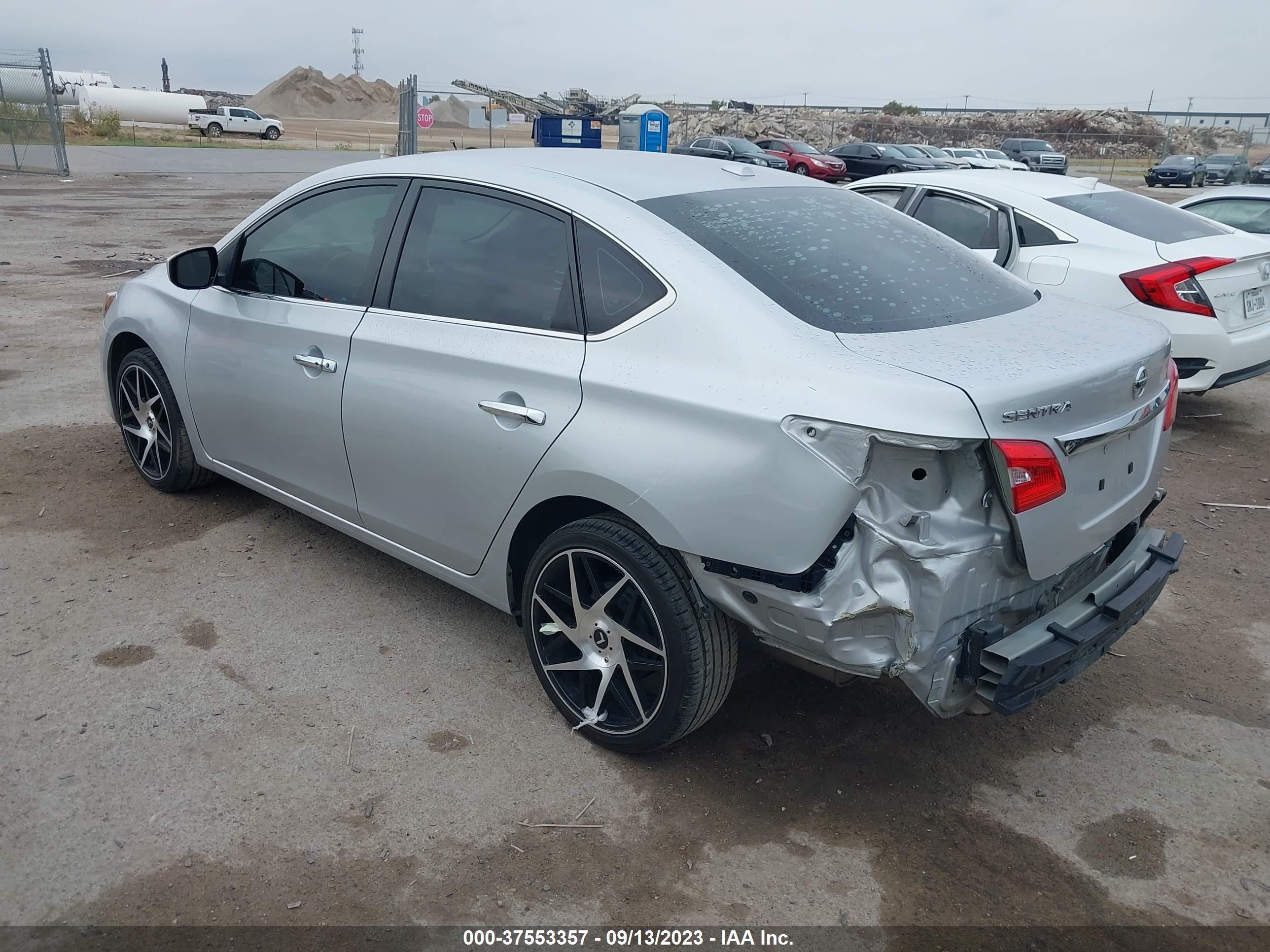 Photo 2 VIN: 3N1AB7AP3JY241810 - NISSAN SENTRA 