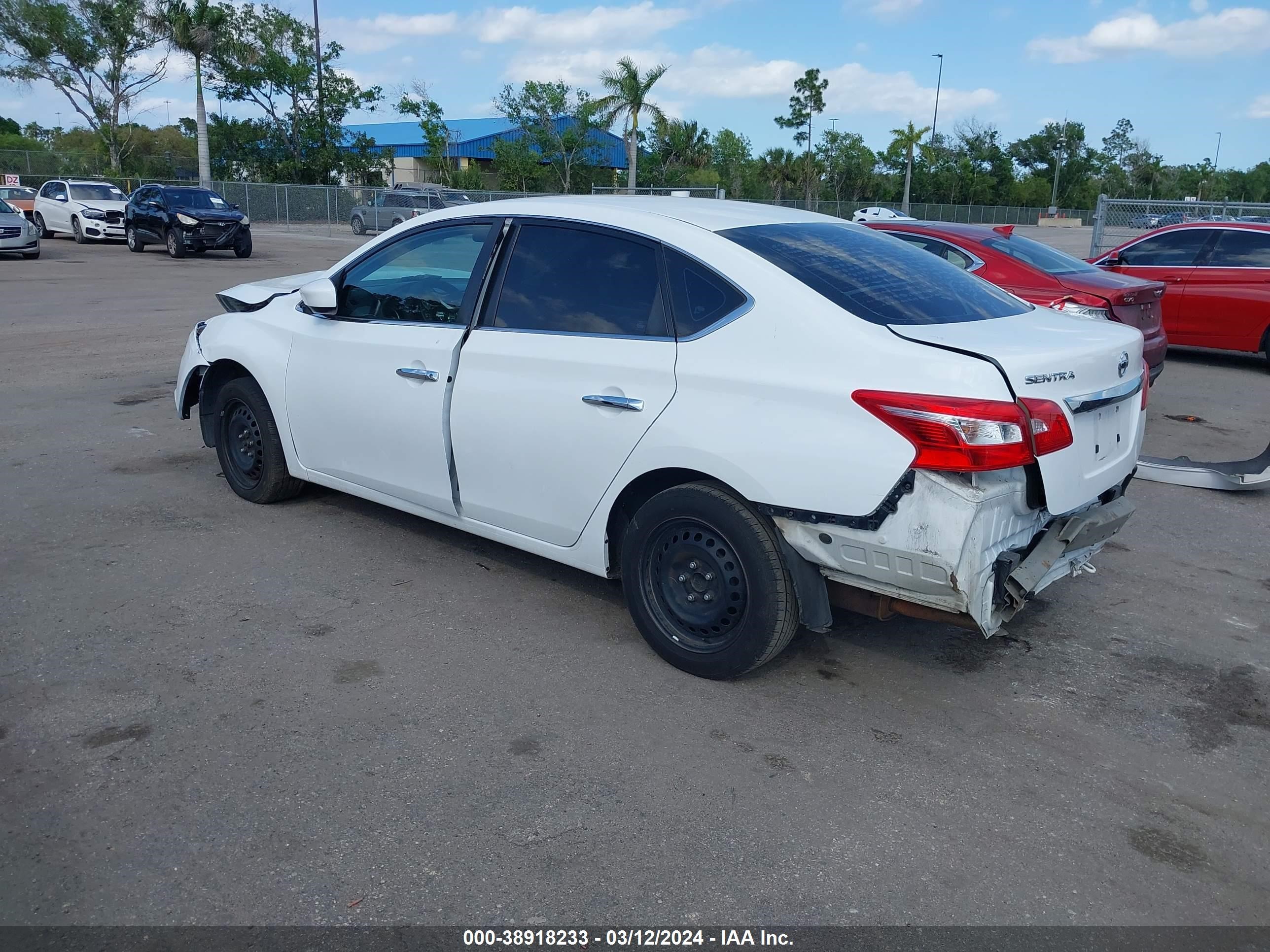 Photo 2 VIN: 3N1AB7AP3JY271082 - NISSAN SENTRA 