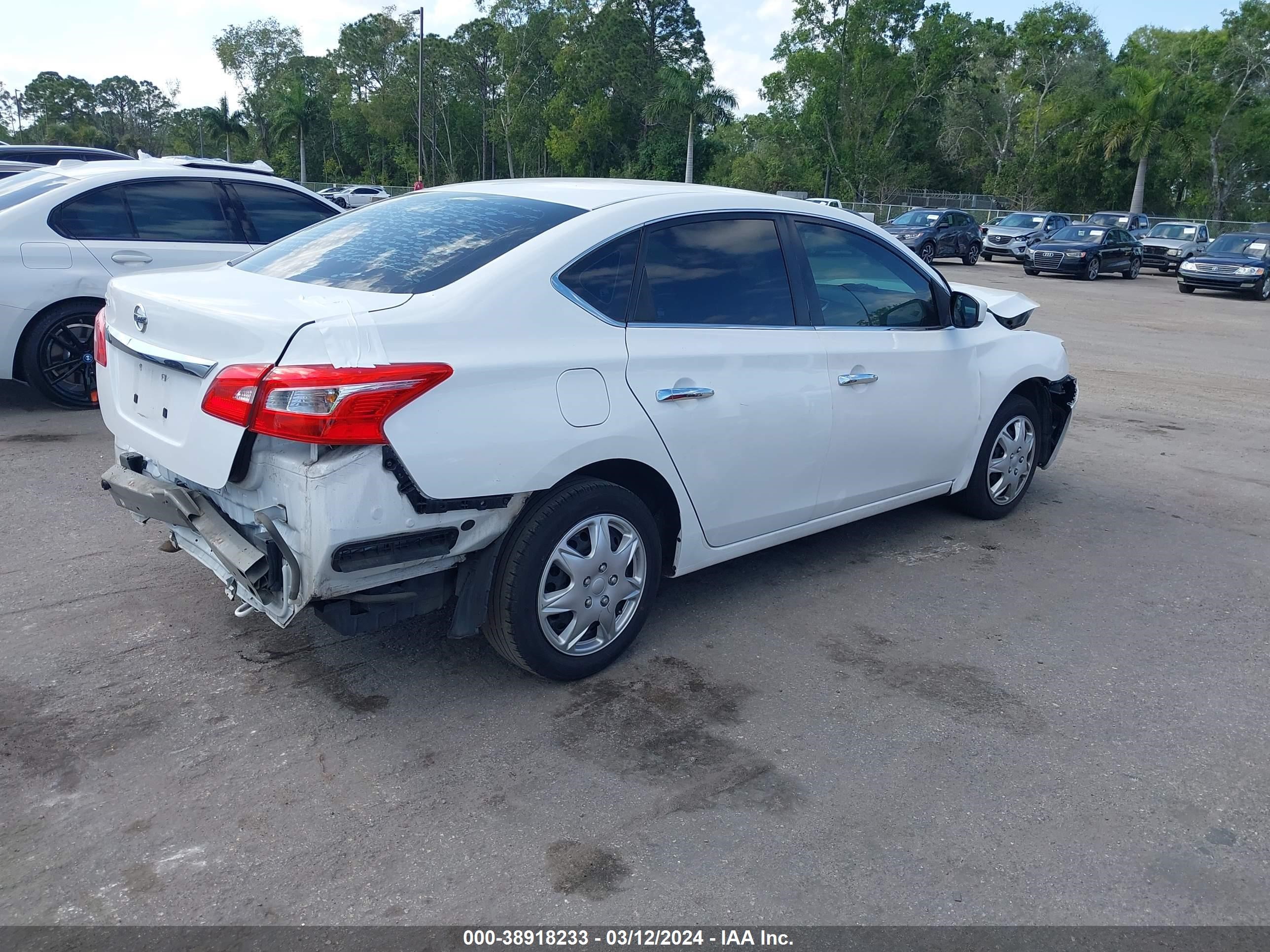 Photo 3 VIN: 3N1AB7AP3JY271082 - NISSAN SENTRA 