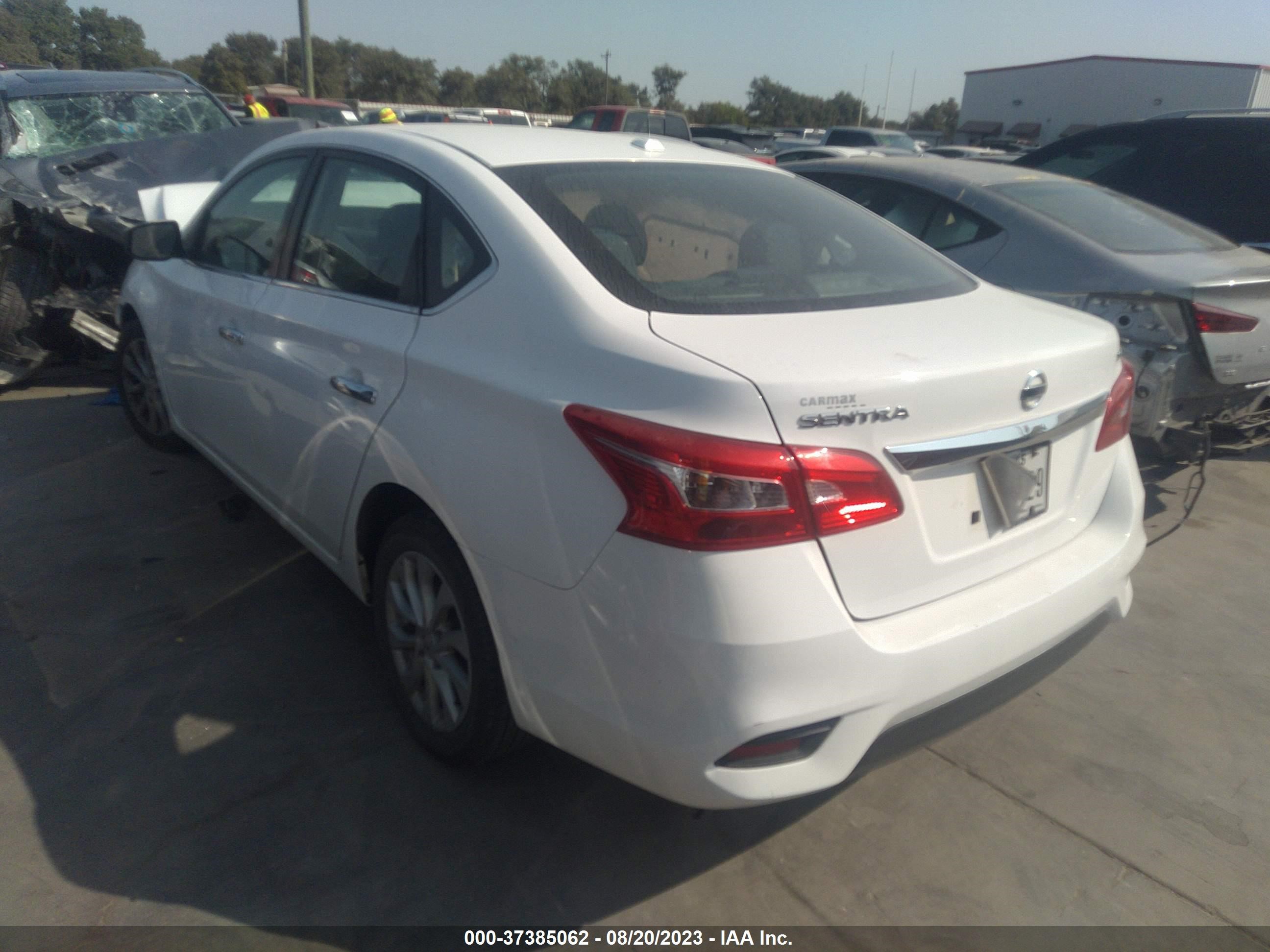 Photo 2 VIN: 3N1AB7AP3KY332724 - NISSAN SENTRA 