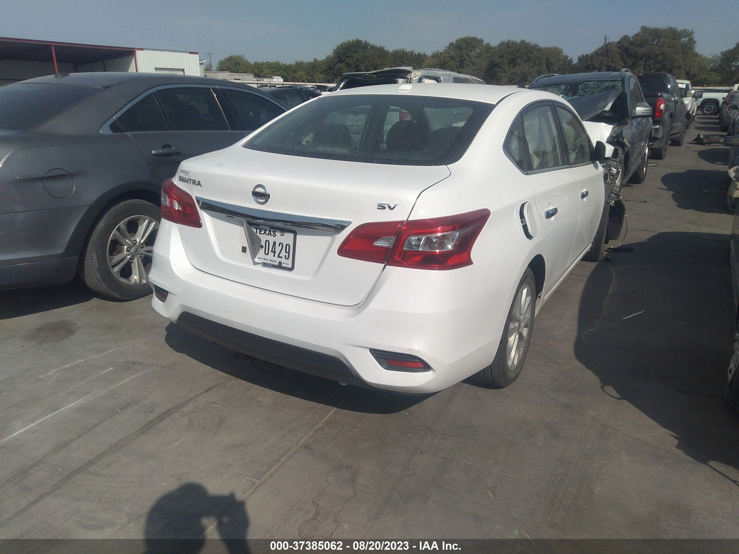 Photo 3 VIN: 3N1AB7AP3KY332724 - NISSAN SENTRA 