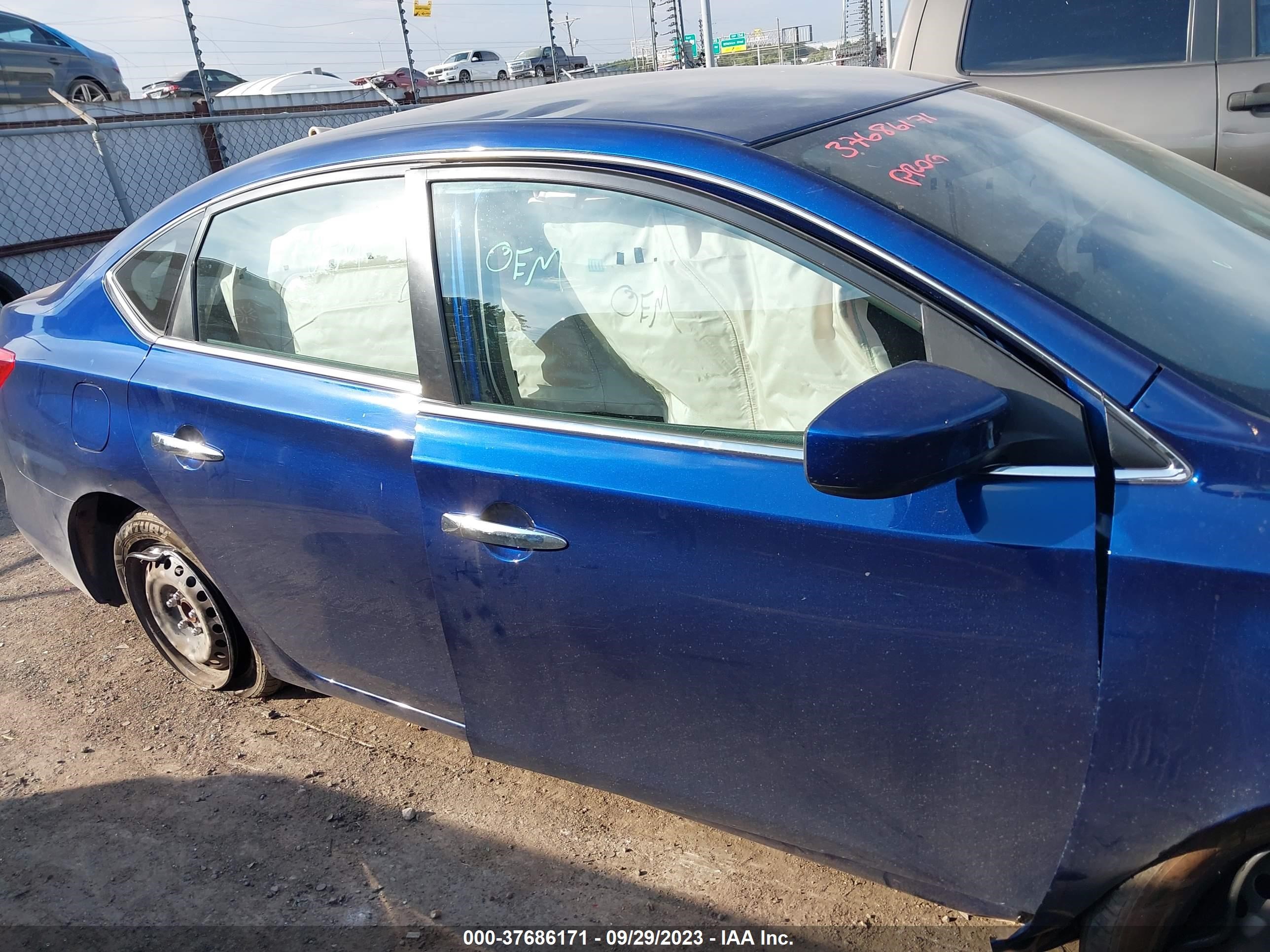 Photo 12 VIN: 3N1AB7AP3KY371295 - NISSAN SENTRA 