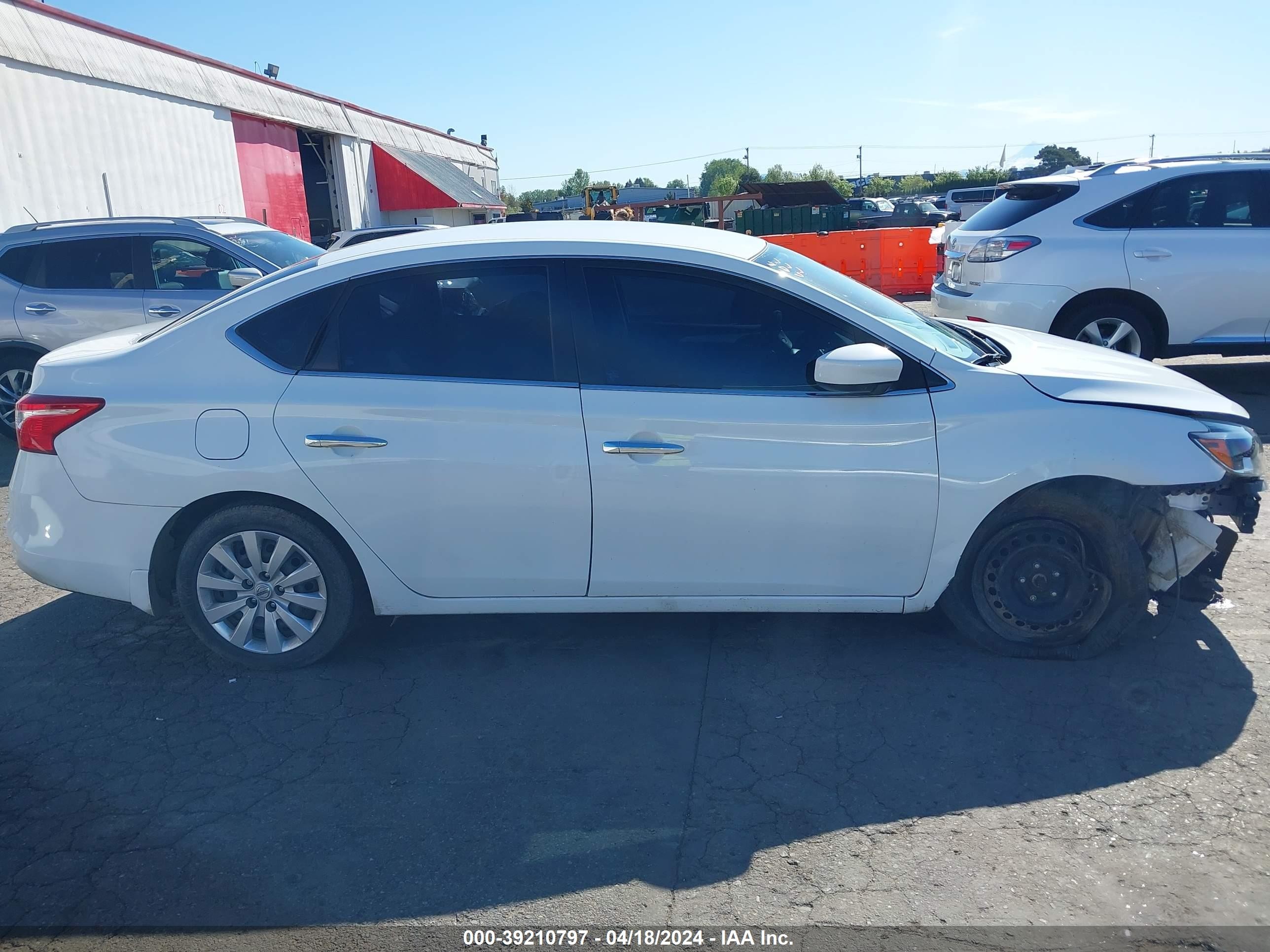 Photo 13 VIN: 3N1AB7AP3KY427963 - NISSAN SENTRA 