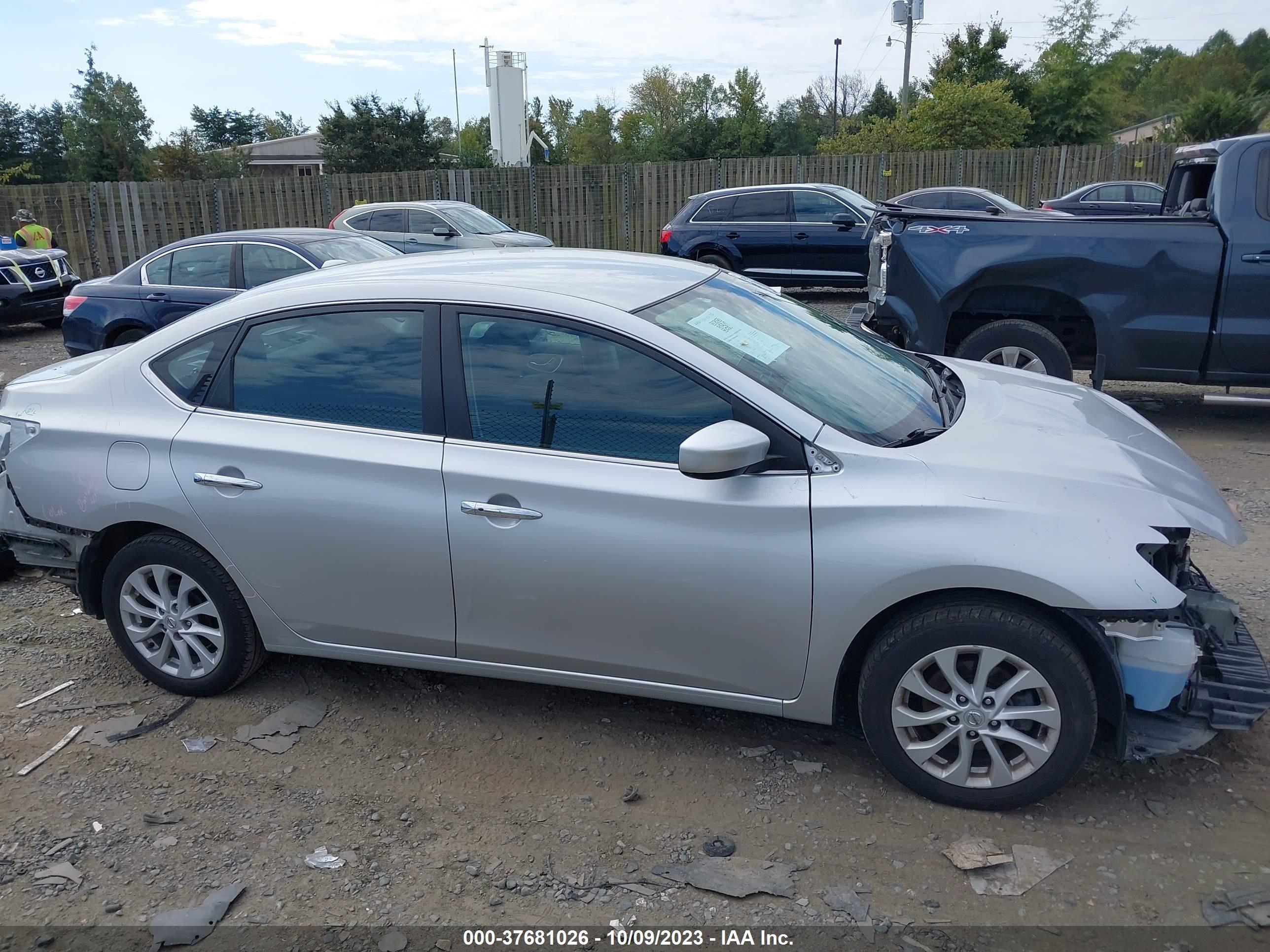 Photo 13 VIN: 3N1AB7AP3KY433827 - NISSAN SENTRA 