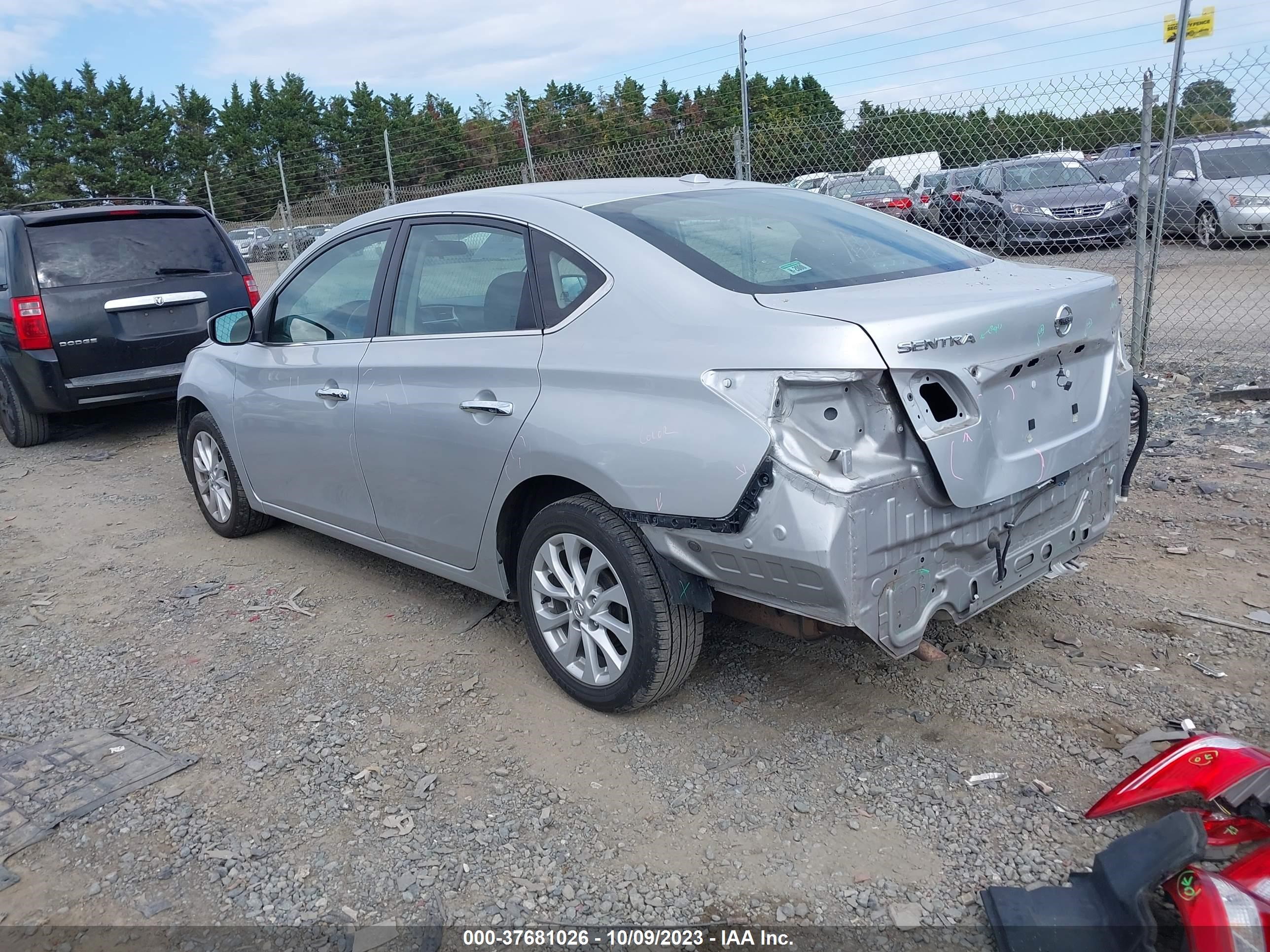 Photo 2 VIN: 3N1AB7AP3KY433827 - NISSAN SENTRA 