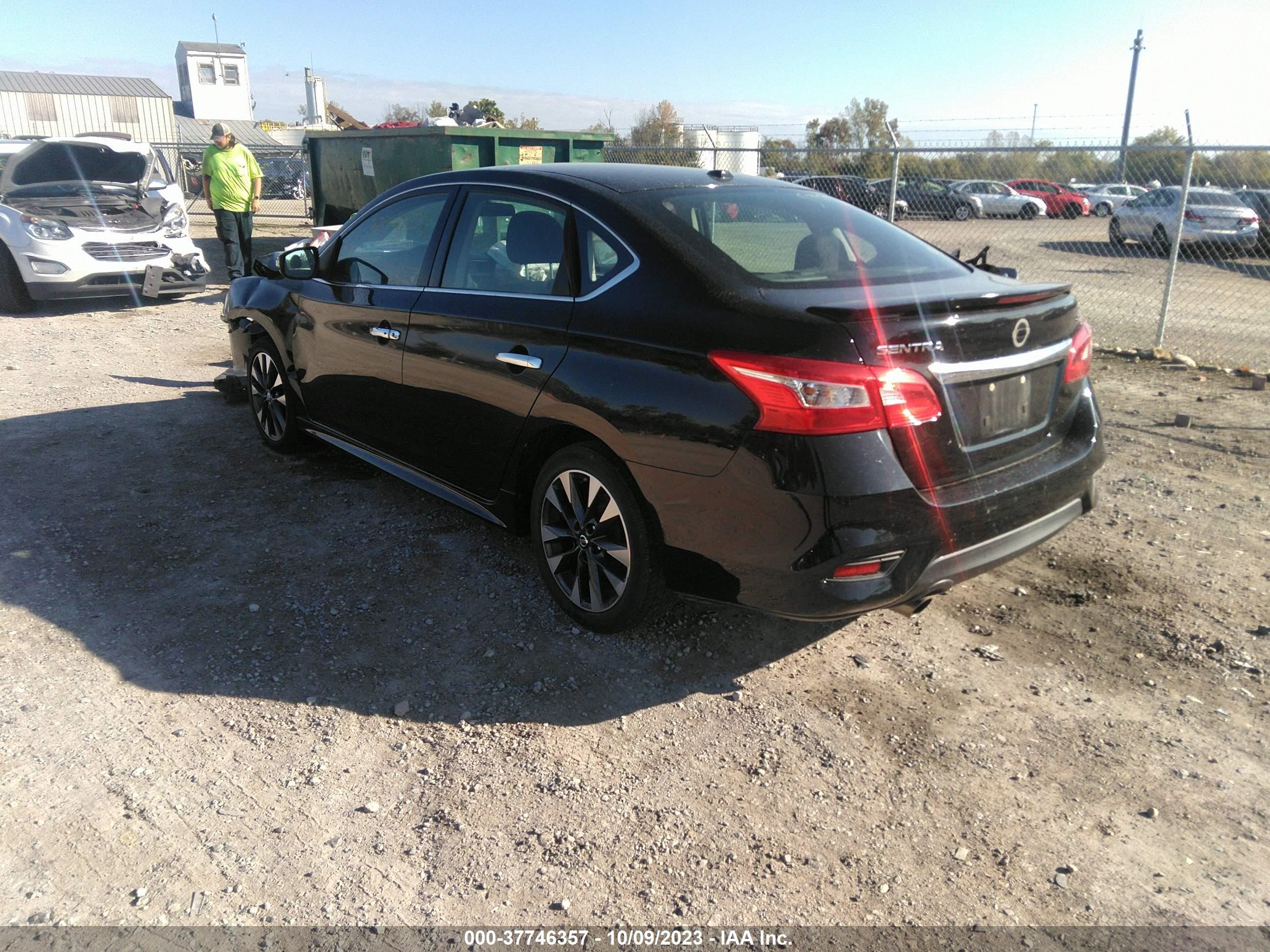 Photo 2 VIN: 3N1AB7AP4GY214088 - NISSAN SENTRA 