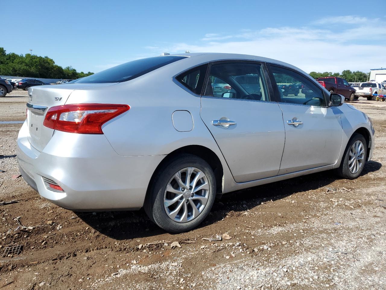 Photo 2 VIN: 3N1AB7AP4JY239631 - NISSAN SENTRA 