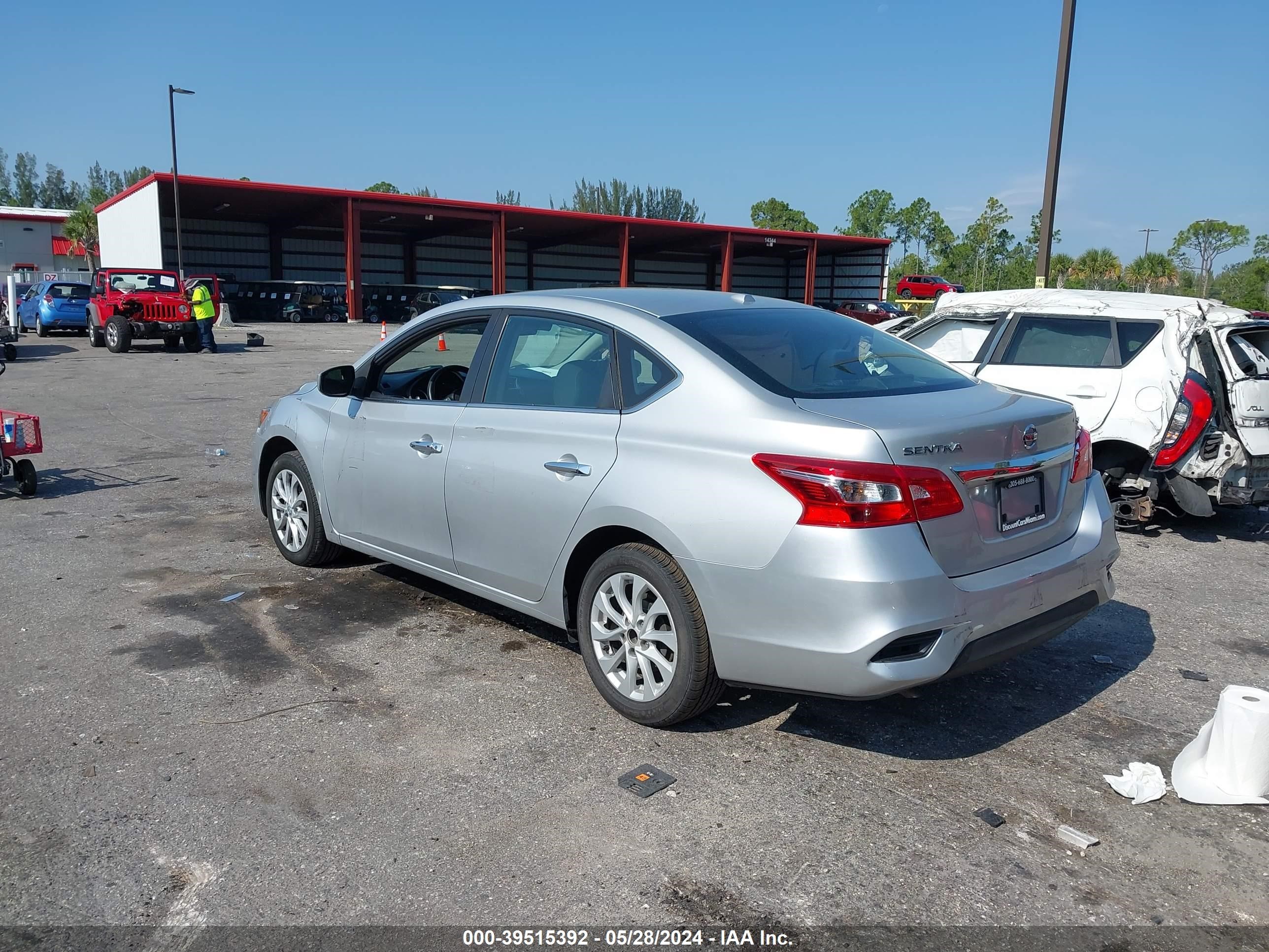 Photo 2 VIN: 3N1AB7AP4KY324924 - NISSAN SENTRA 