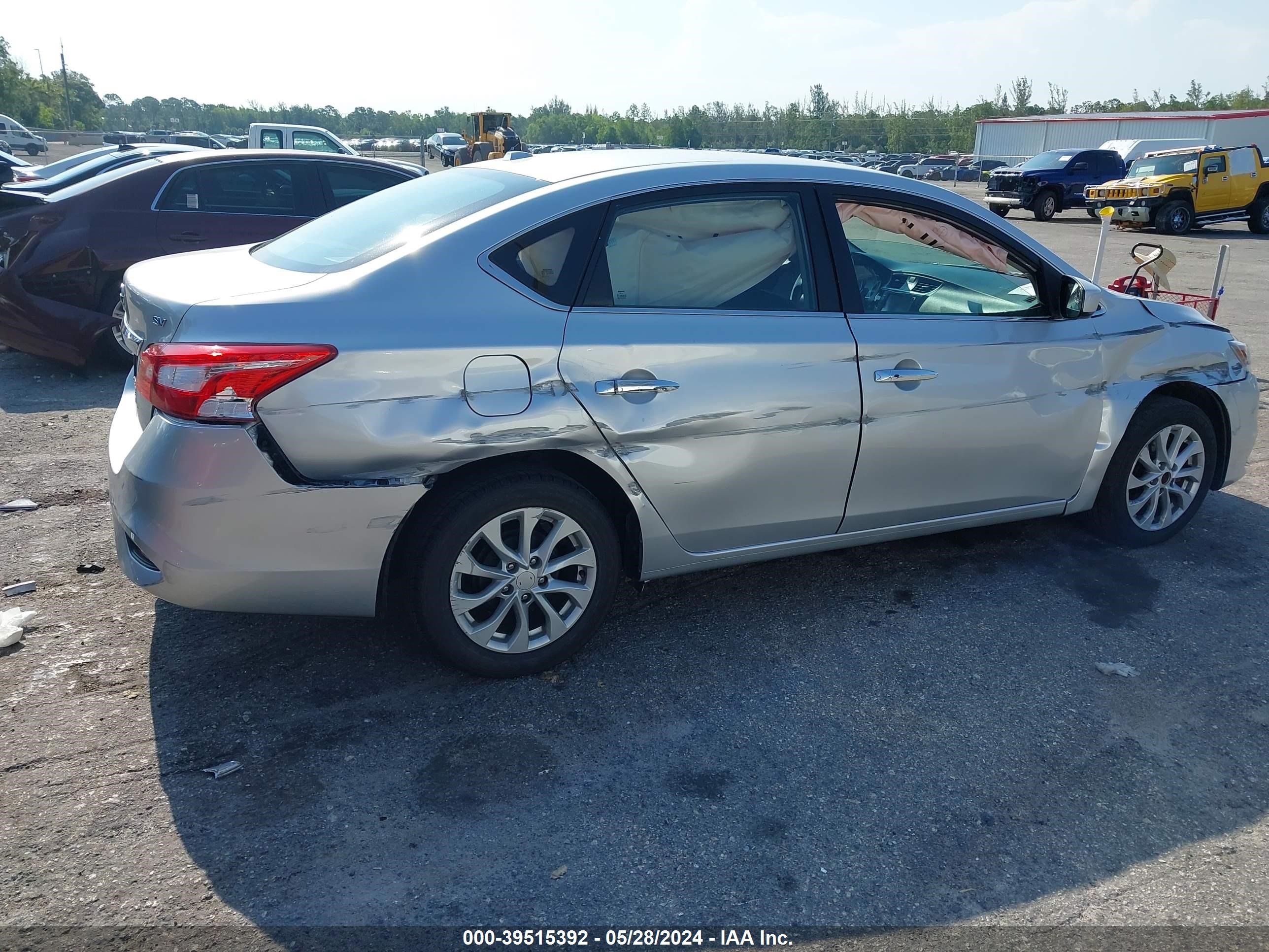 Photo 5 VIN: 3N1AB7AP4KY324924 - NISSAN SENTRA 