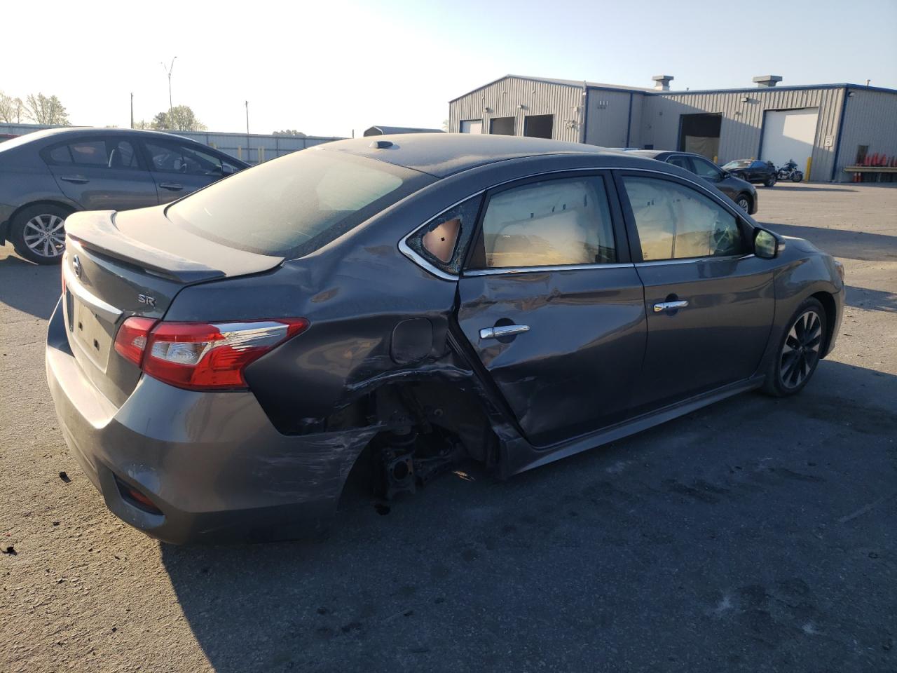 Photo 2 VIN: 3N1AB7AP4KY379986 - NISSAN SENTRA 