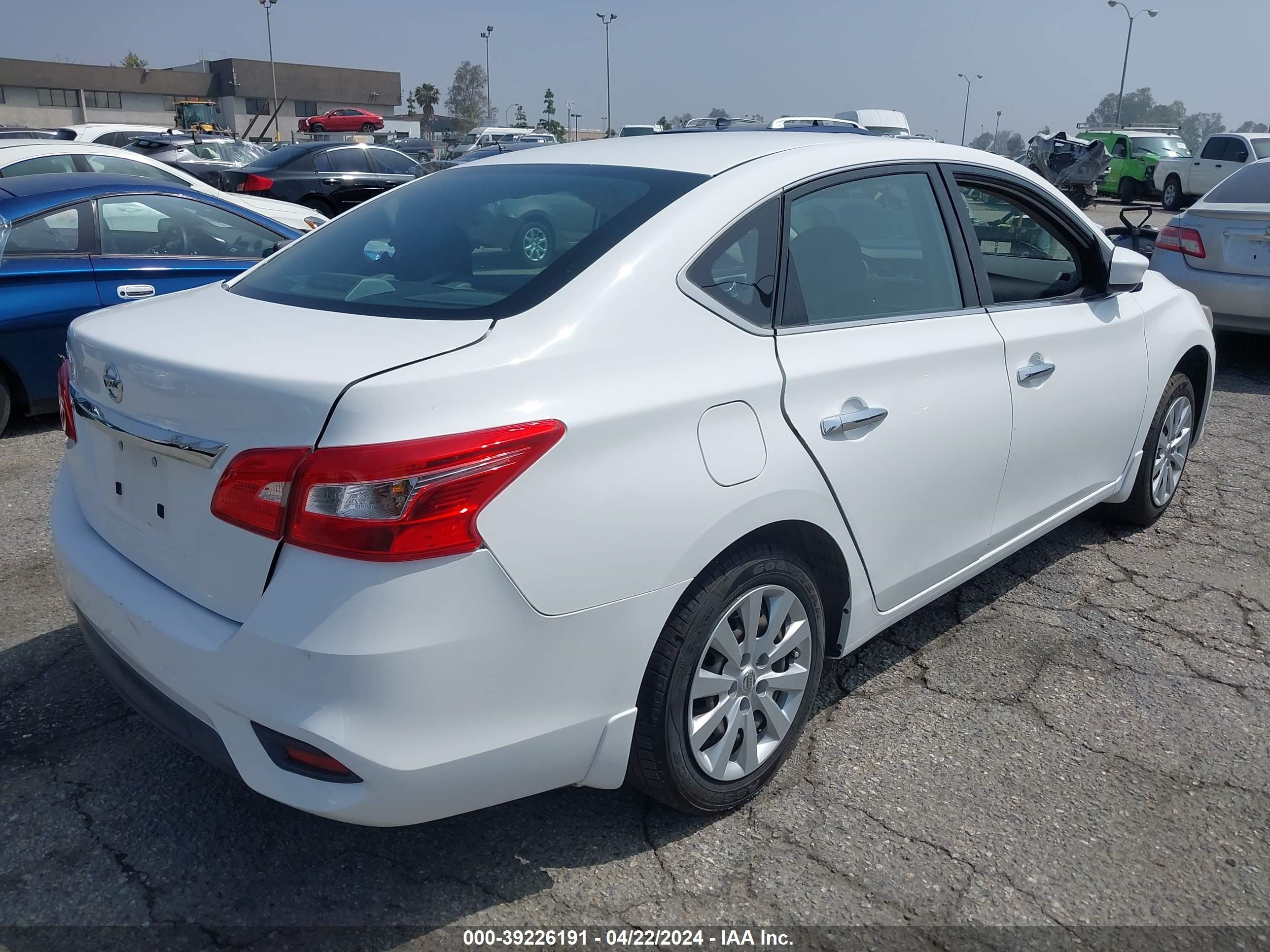 Photo 3 VIN: 3N1AB7AP4KY398554 - NISSAN SENTRA 