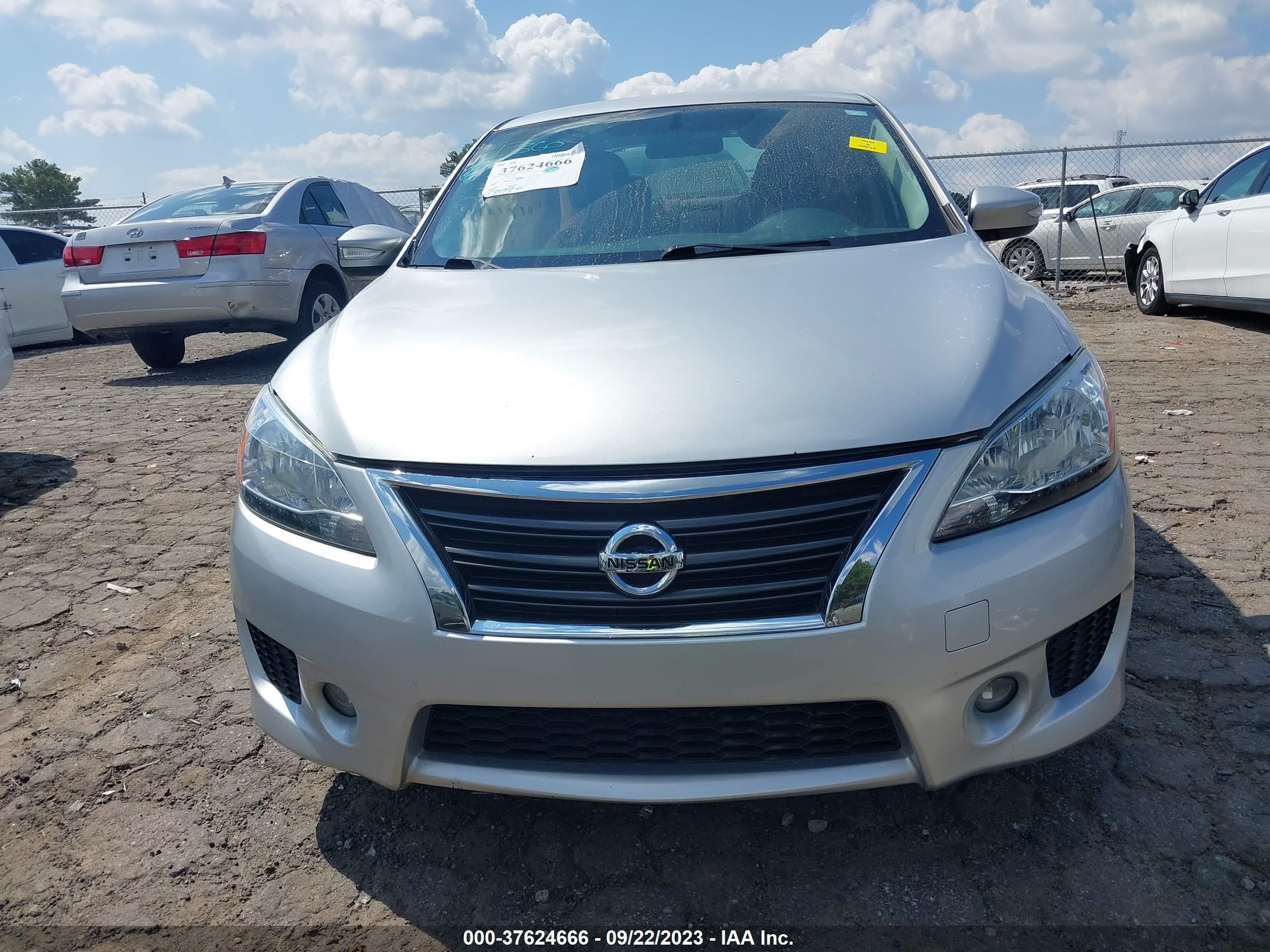 Photo 11 VIN: 3N1AB7AP5FY279627 - NISSAN SENTRA 