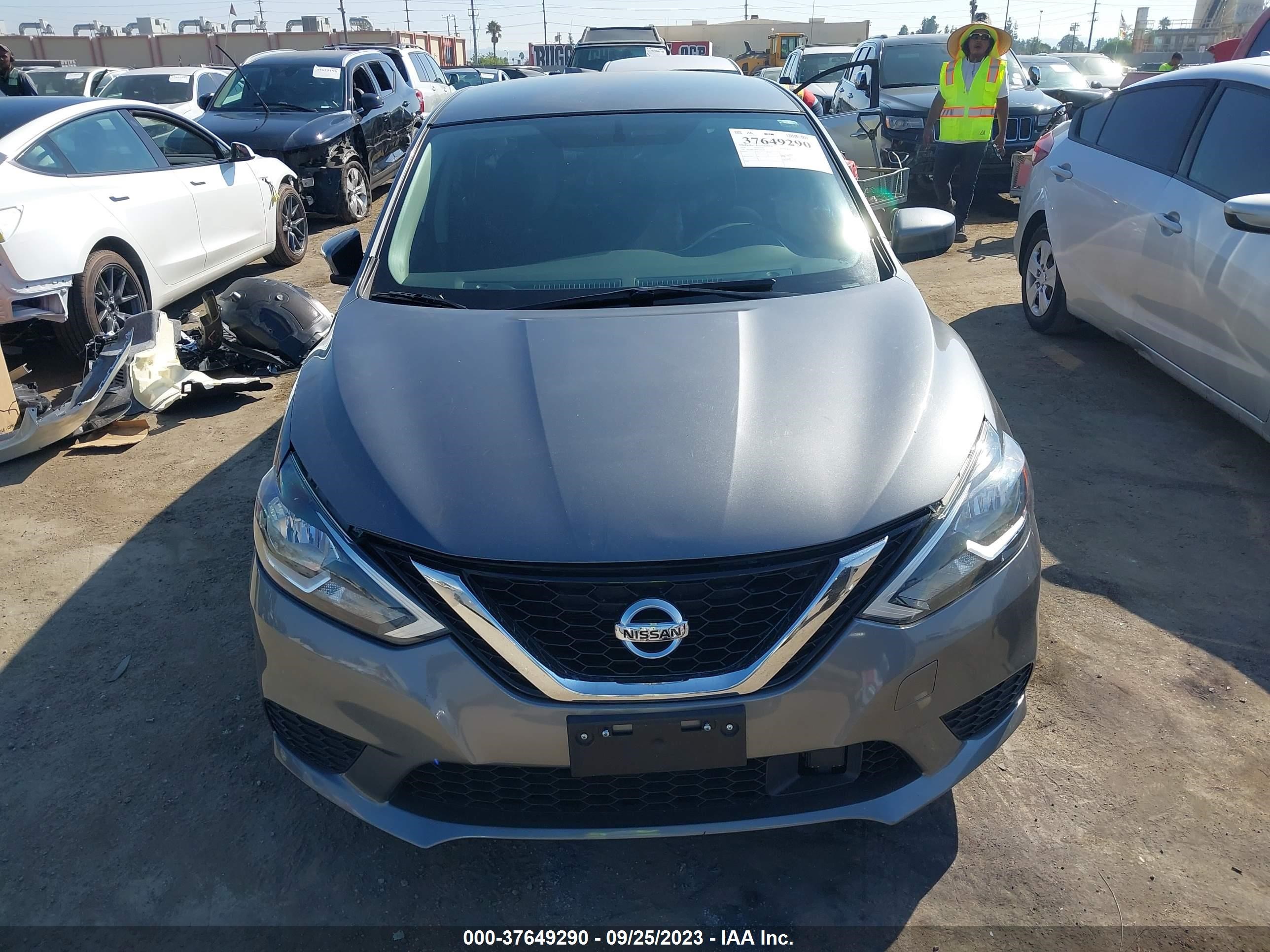 Photo 11 VIN: 3N1AB7AP5JL625486 - NISSAN SENTRA 