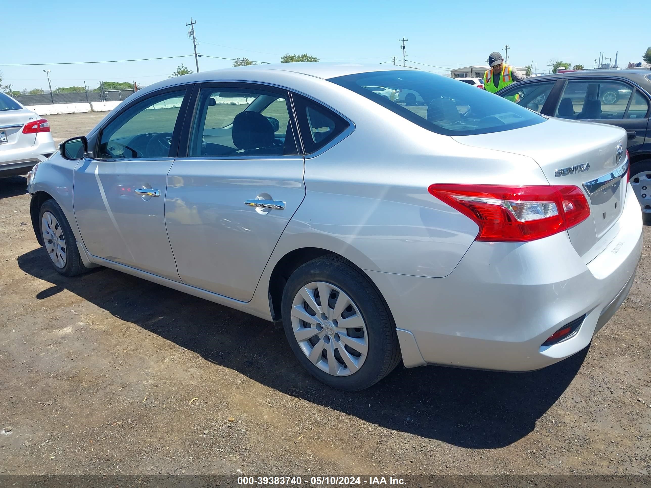 Photo 2 VIN: 3N1AB7AP5JY233269 - NISSAN SENTRA 