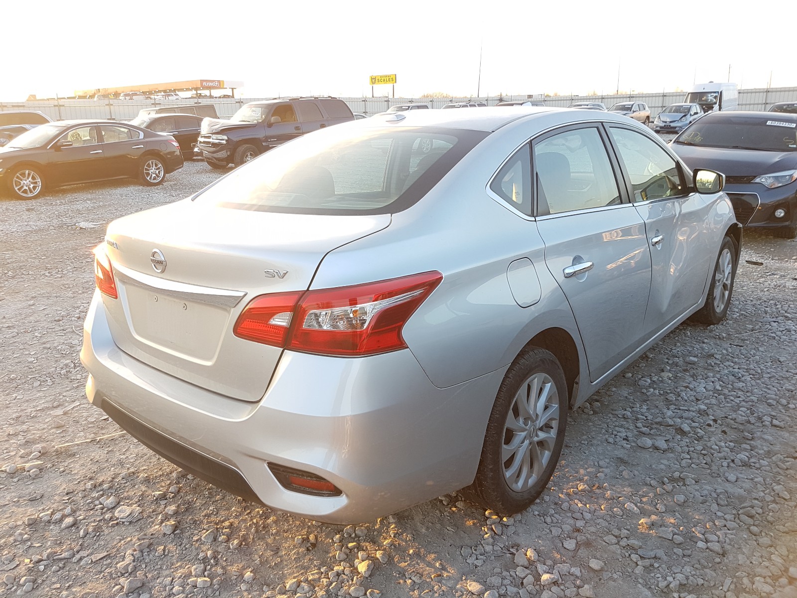 Photo 3 VIN: 3N1AB7AP5JY240044 - NISSAN SENTRA S 