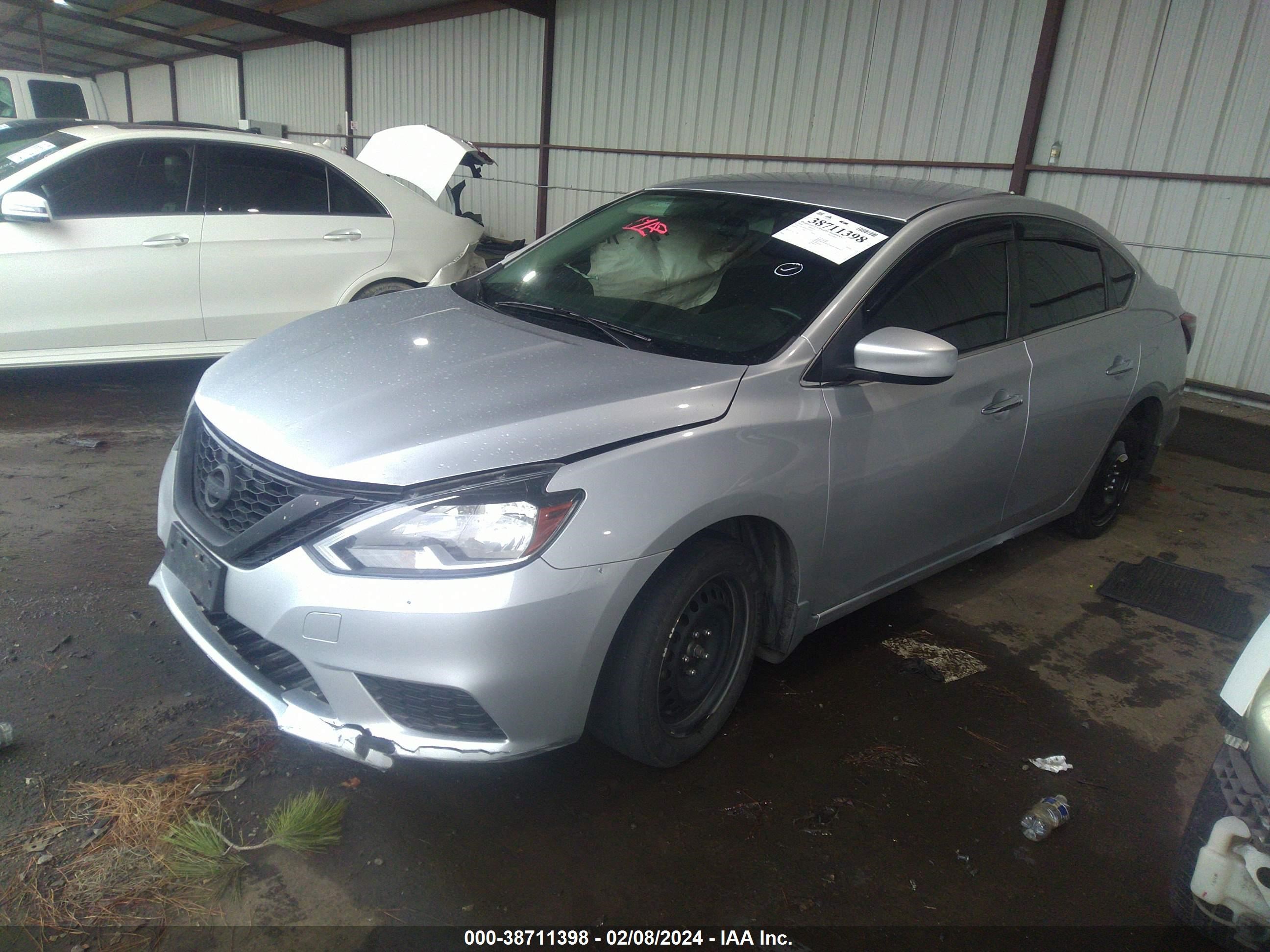 Photo 1 VIN: 3N1AB7AP5JY262111 - NISSAN SENTRA 