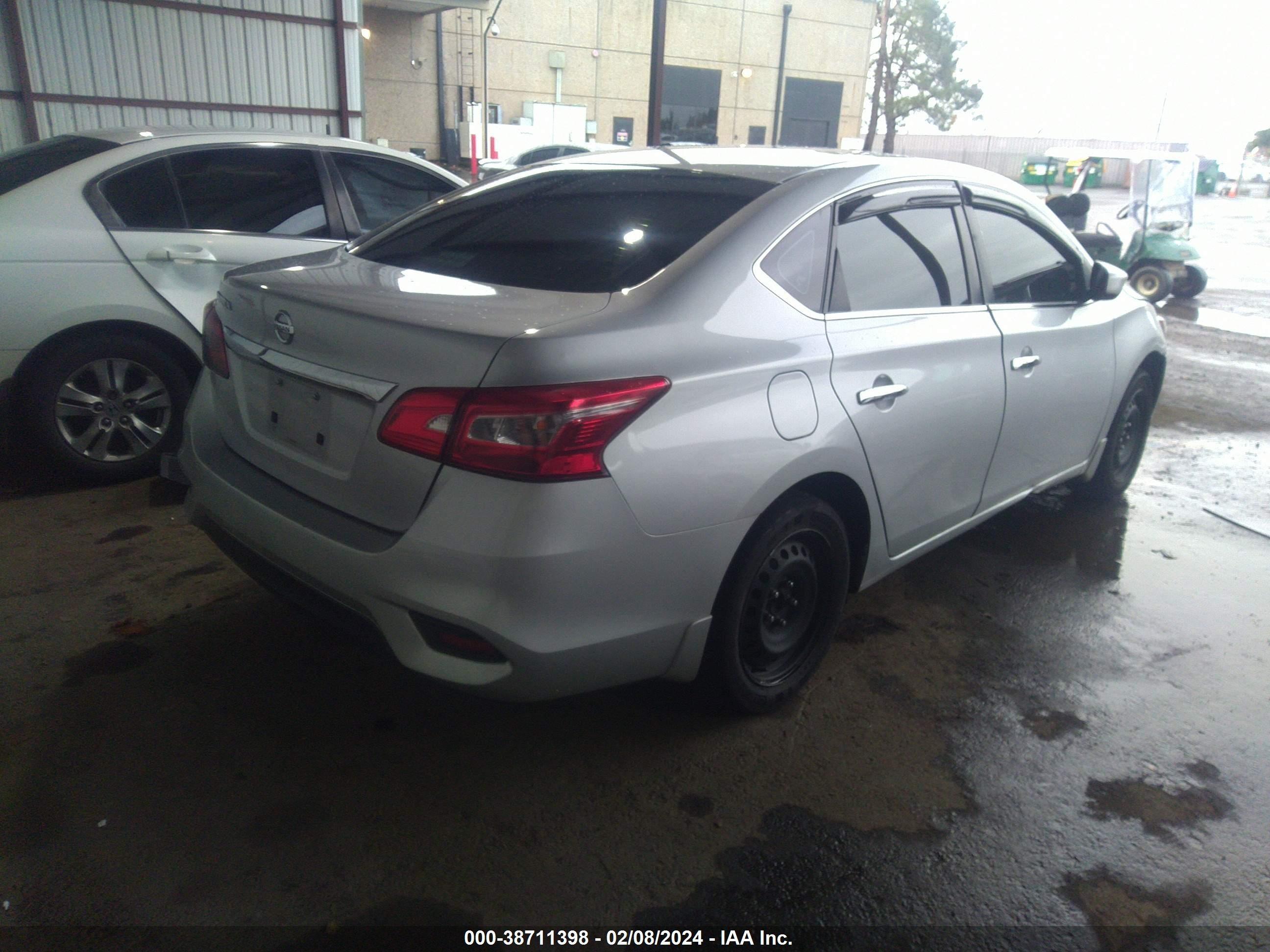 Photo 3 VIN: 3N1AB7AP5JY262111 - NISSAN SENTRA 