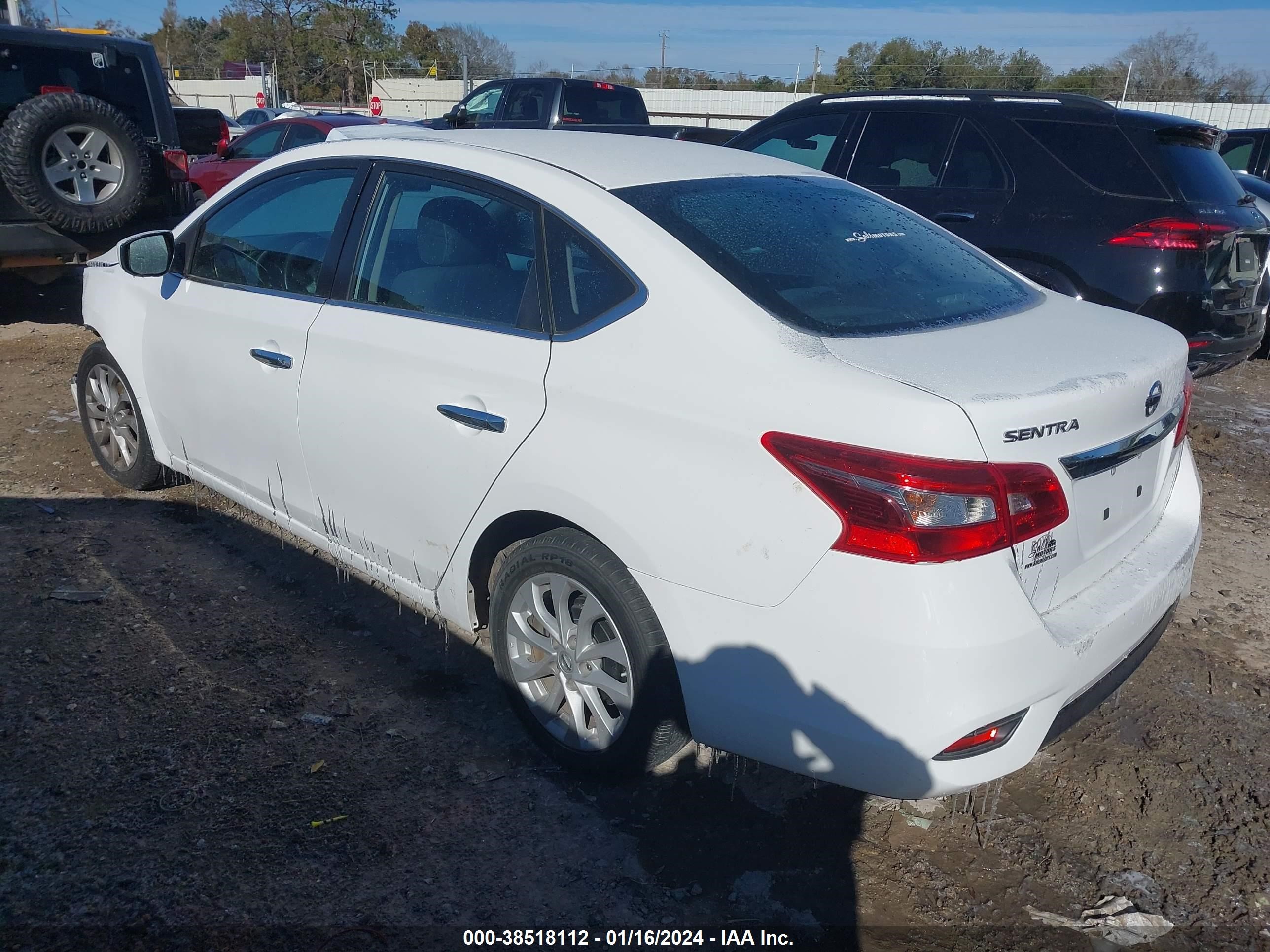 Photo 2 VIN: 3N1AB7AP5KY209085 - NISSAN SENTRA 