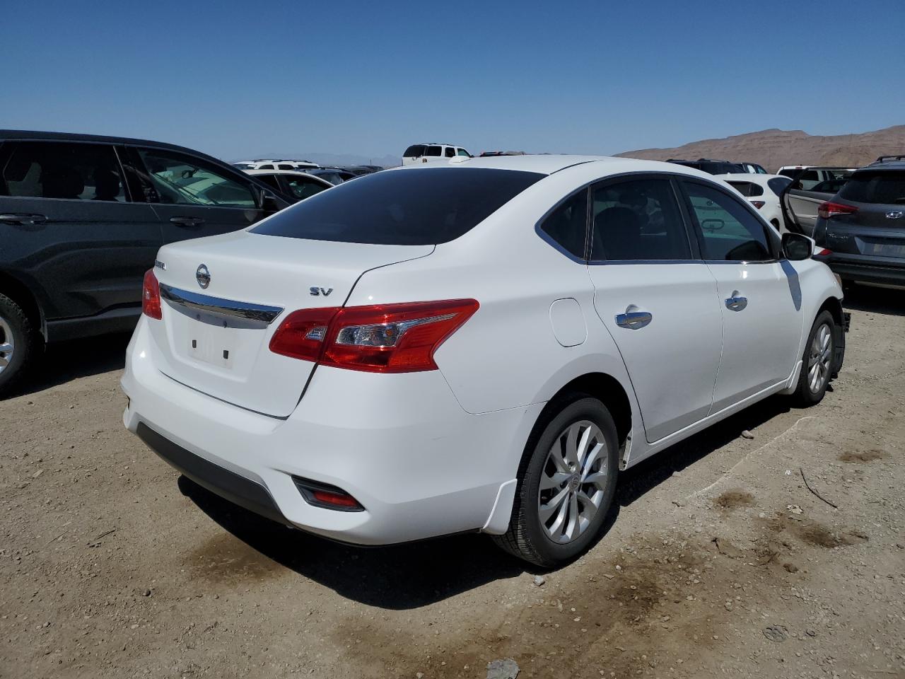 Photo 2 VIN: 3N1AB7AP5KY285647 - NISSAN SENTRA 