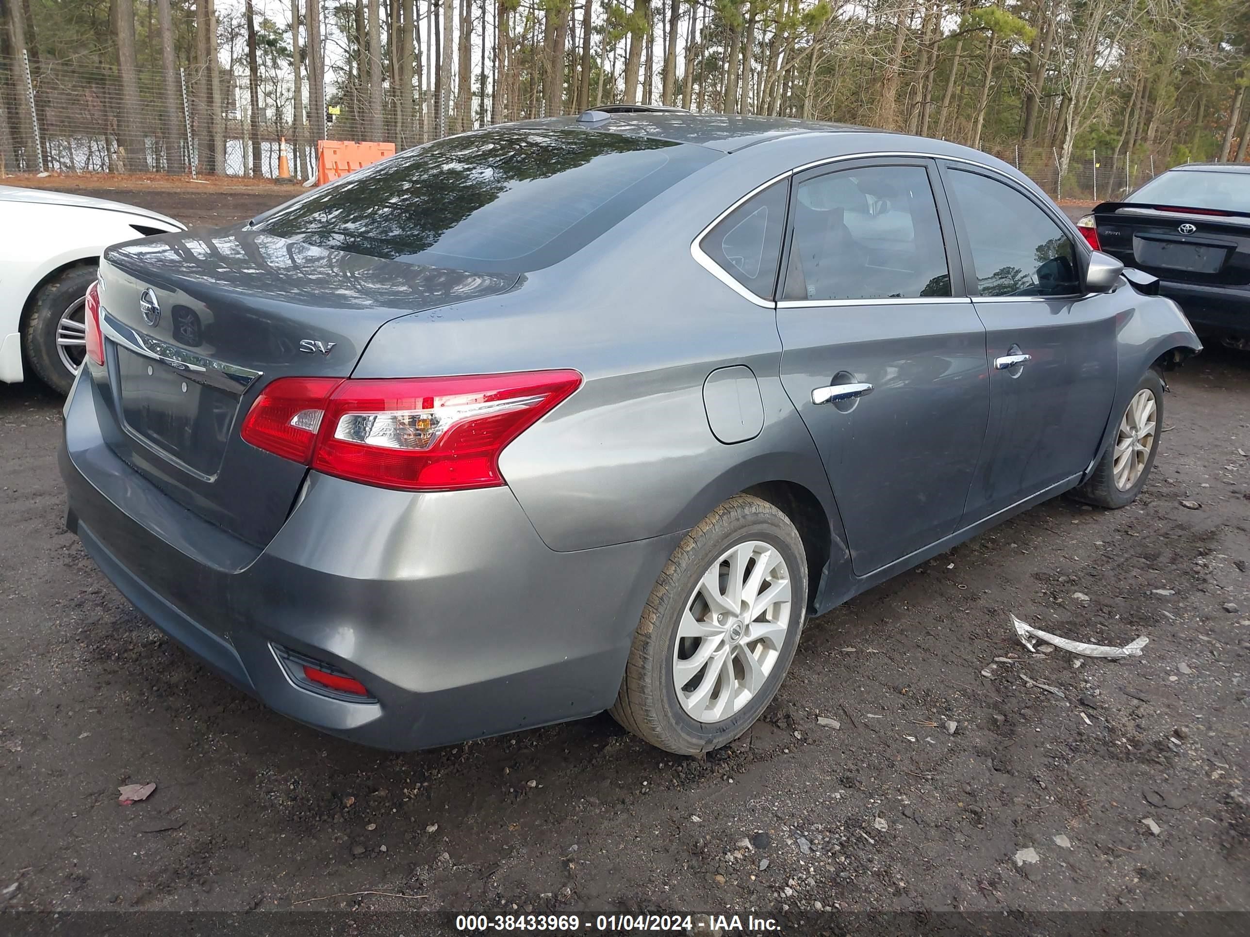 Photo 3 VIN: 3N1AB7AP6JL651238 - NISSAN SENTRA 