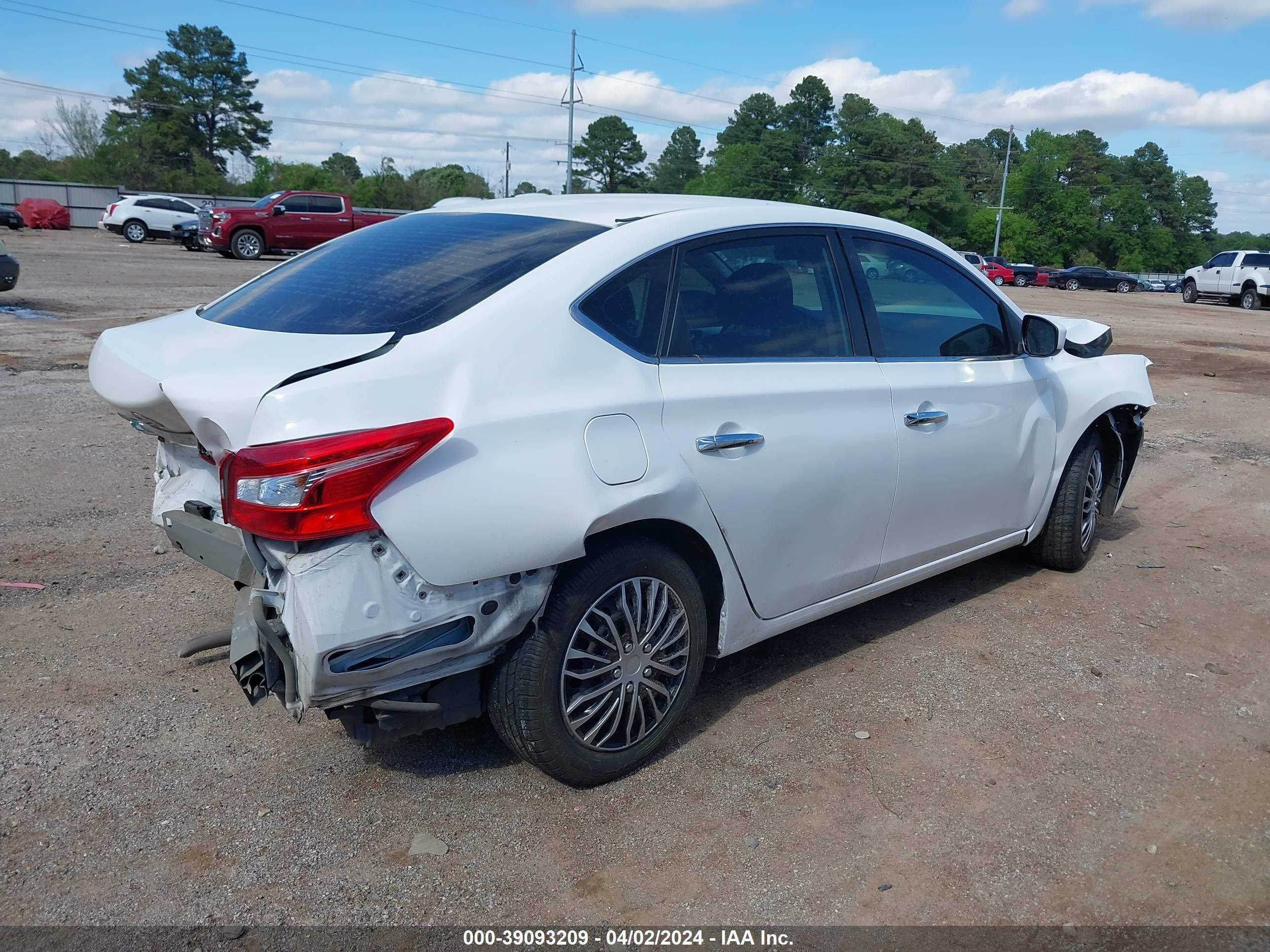 Photo 3 VIN: 3N1AB7AP6JY208333 - NISSAN SENTRA 