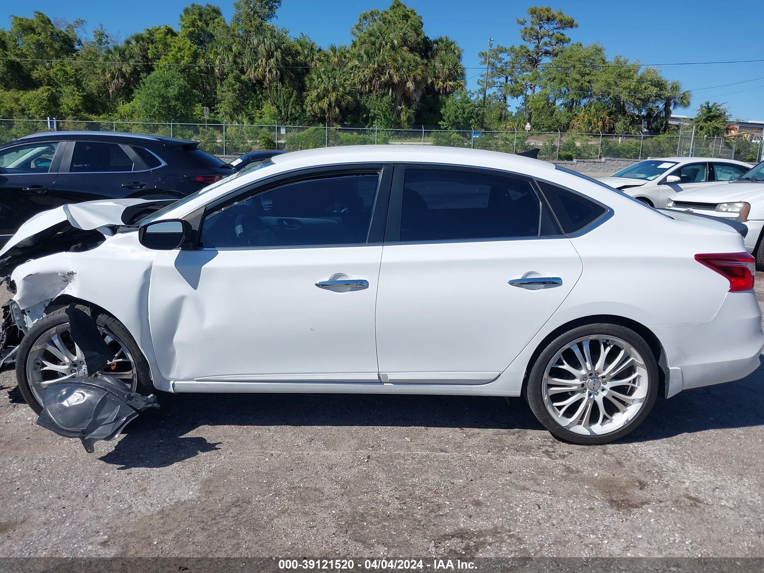 Photo 14 VIN: 3N1AB7AP6JY317990 - NISSAN SENTRA 