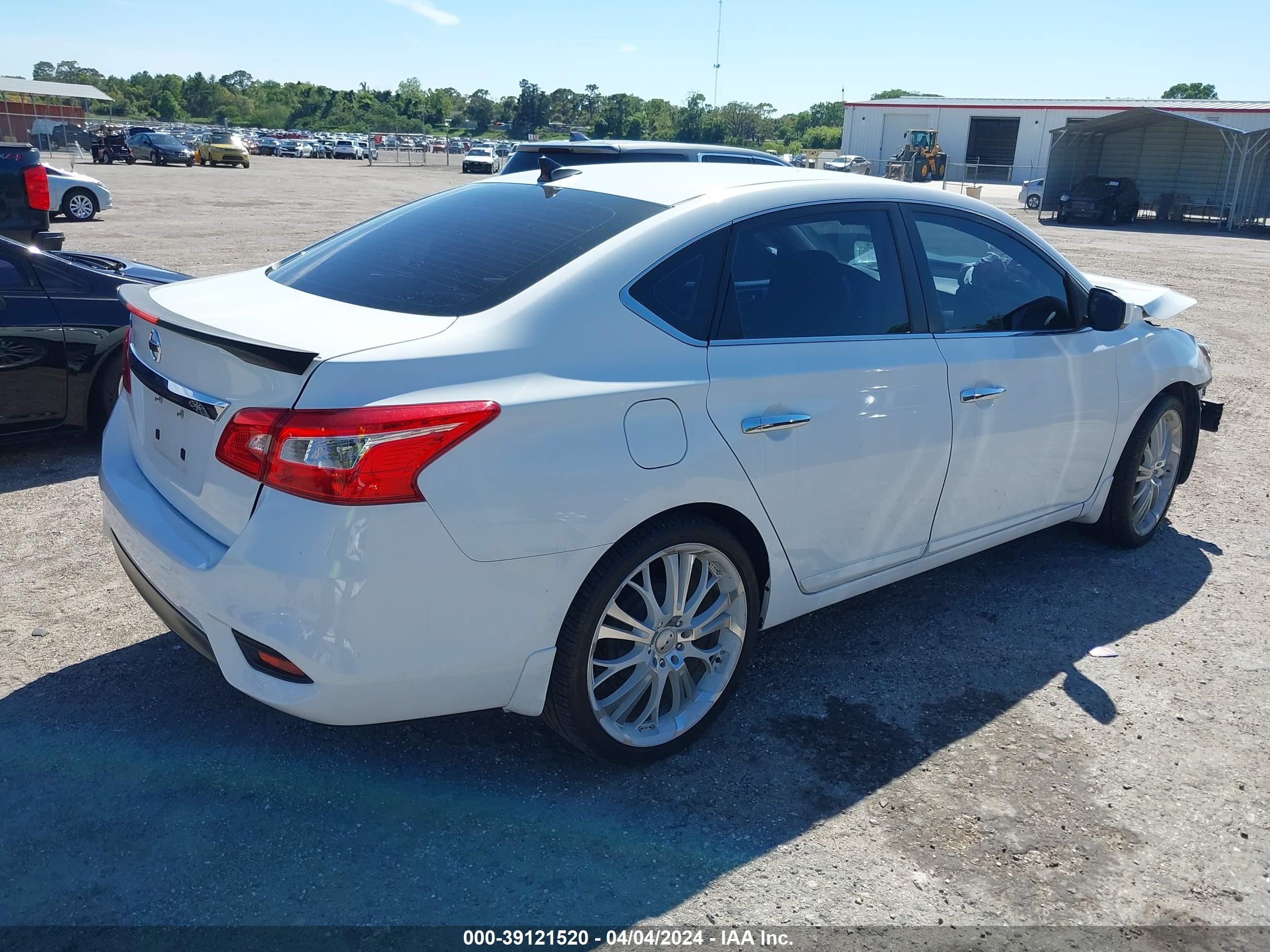 Photo 3 VIN: 3N1AB7AP6JY317990 - NISSAN SENTRA 