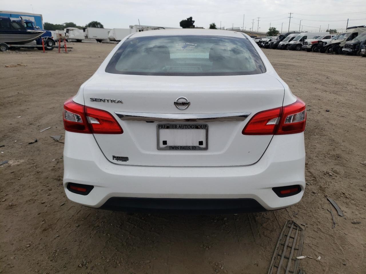 Photo 5 VIN: 3N1AB7AP6JY321117 - NISSAN SENTRA 