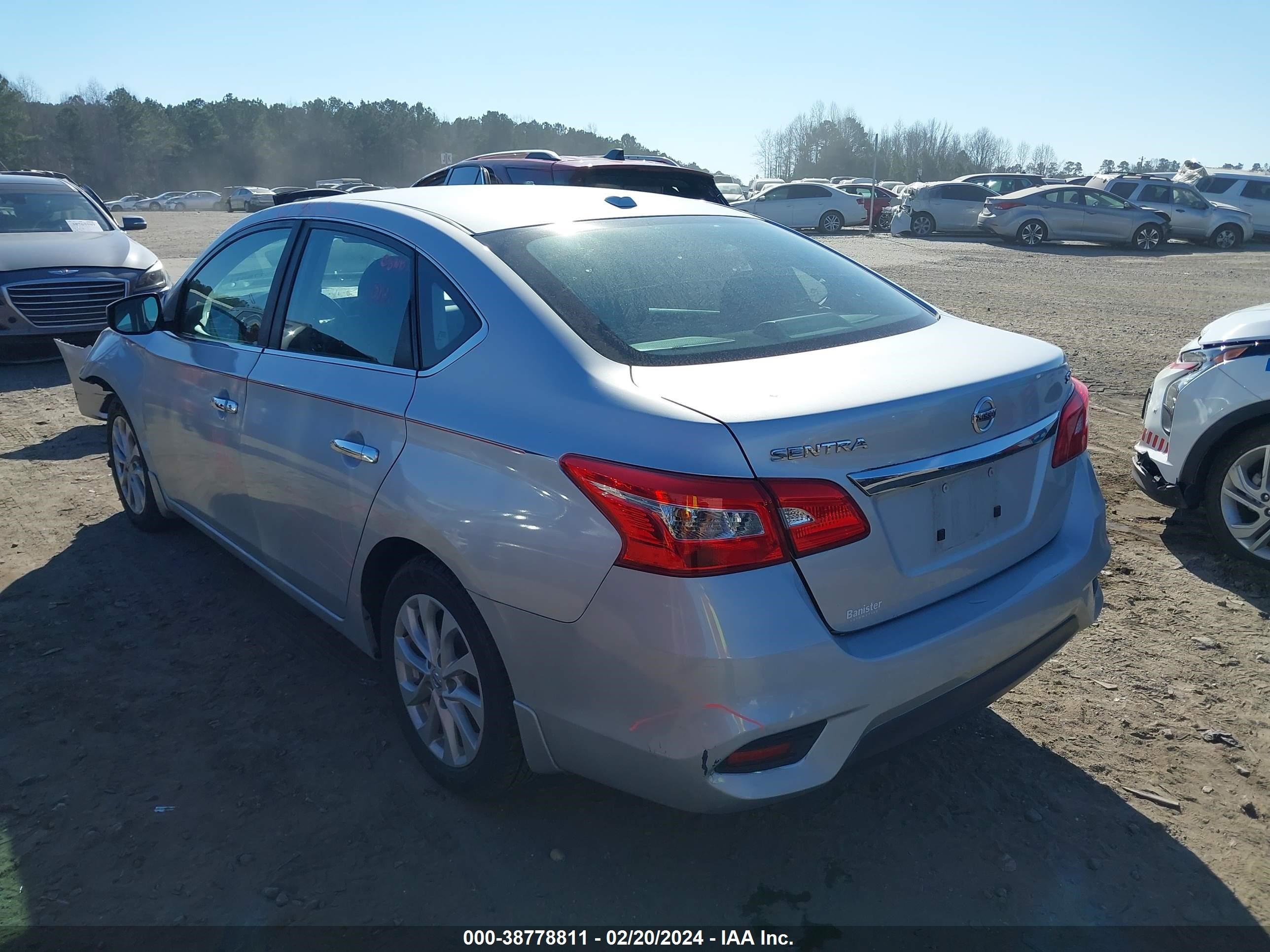 Photo 2 VIN: 3N1AB7AP7JL619592 - NISSAN SENTRA 