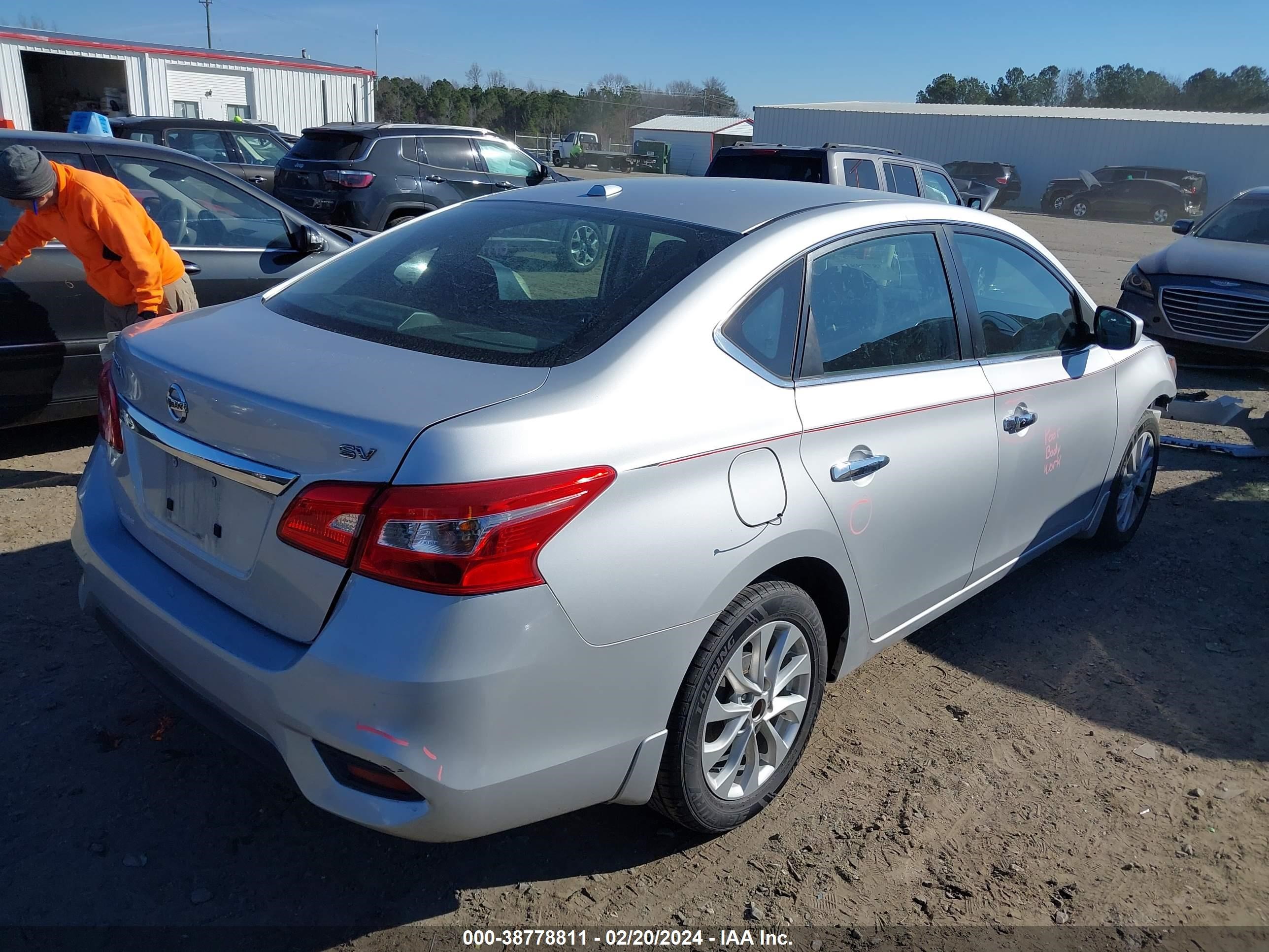 Photo 3 VIN: 3N1AB7AP7JL619592 - NISSAN SENTRA 