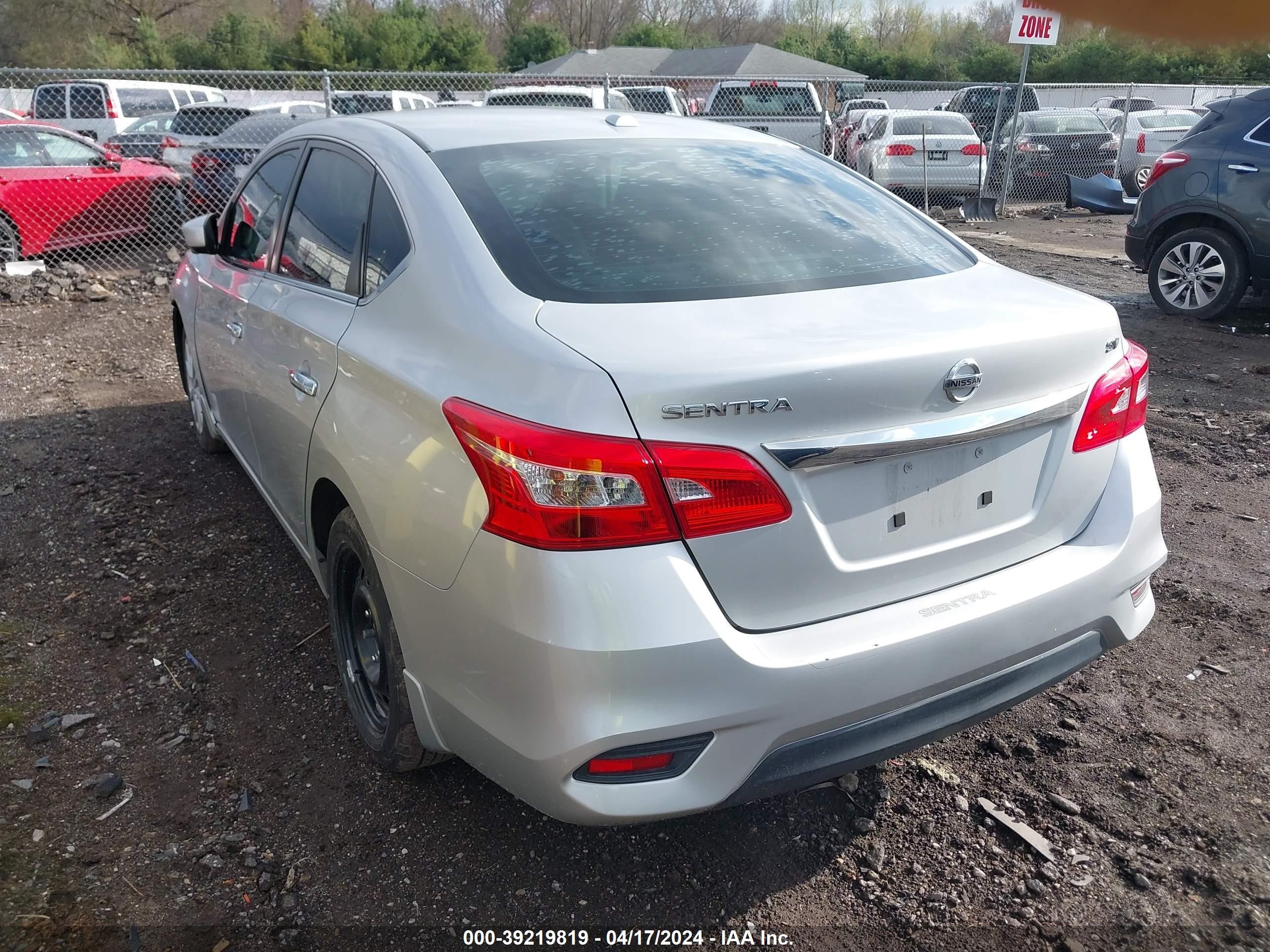 Photo 2 VIN: 3N1AB7AP7JY237565 - NISSAN SENTRA 