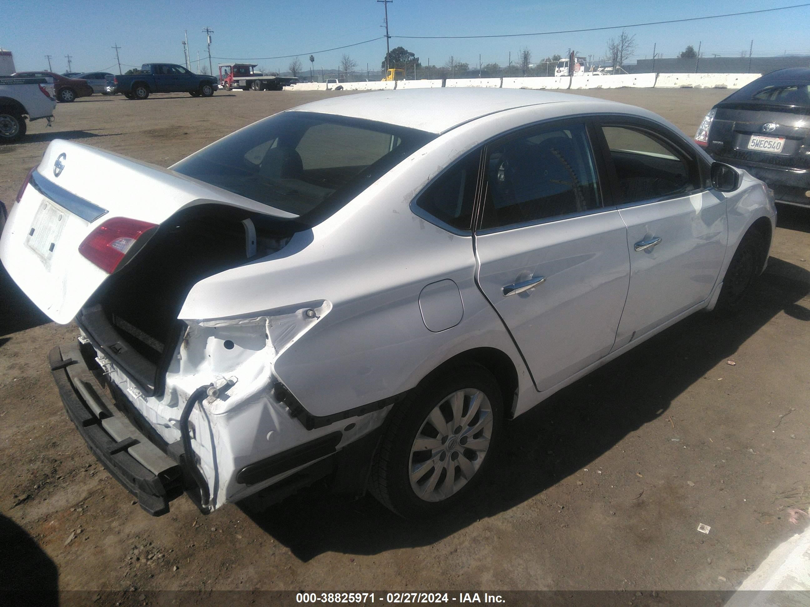 Photo 3 VIN: 3N1AB7AP7KY260975 - NISSAN SENTRA 