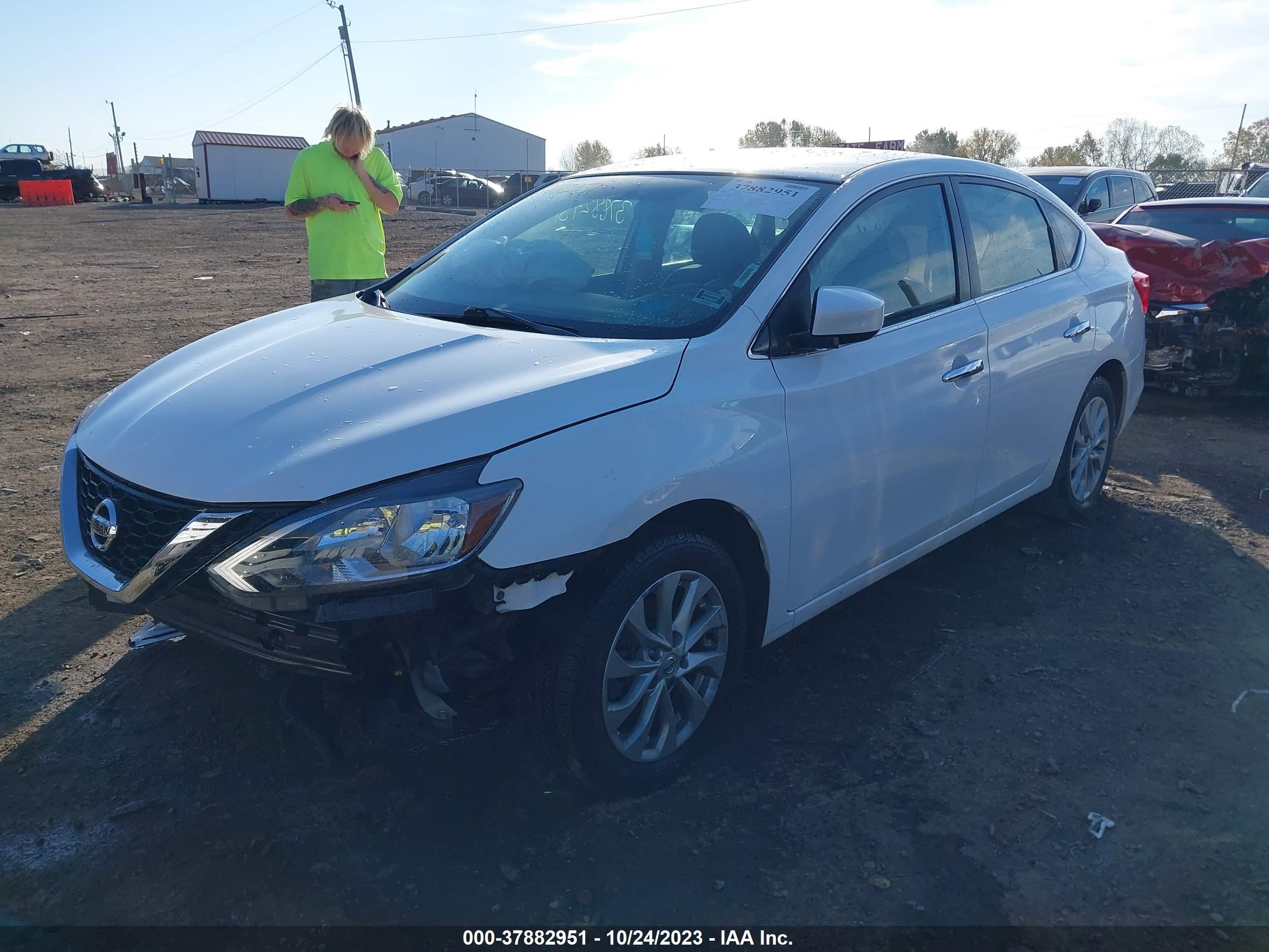 Photo 1 VIN: 3N1AB7AP7KY329745 - NISSAN SENTRA 