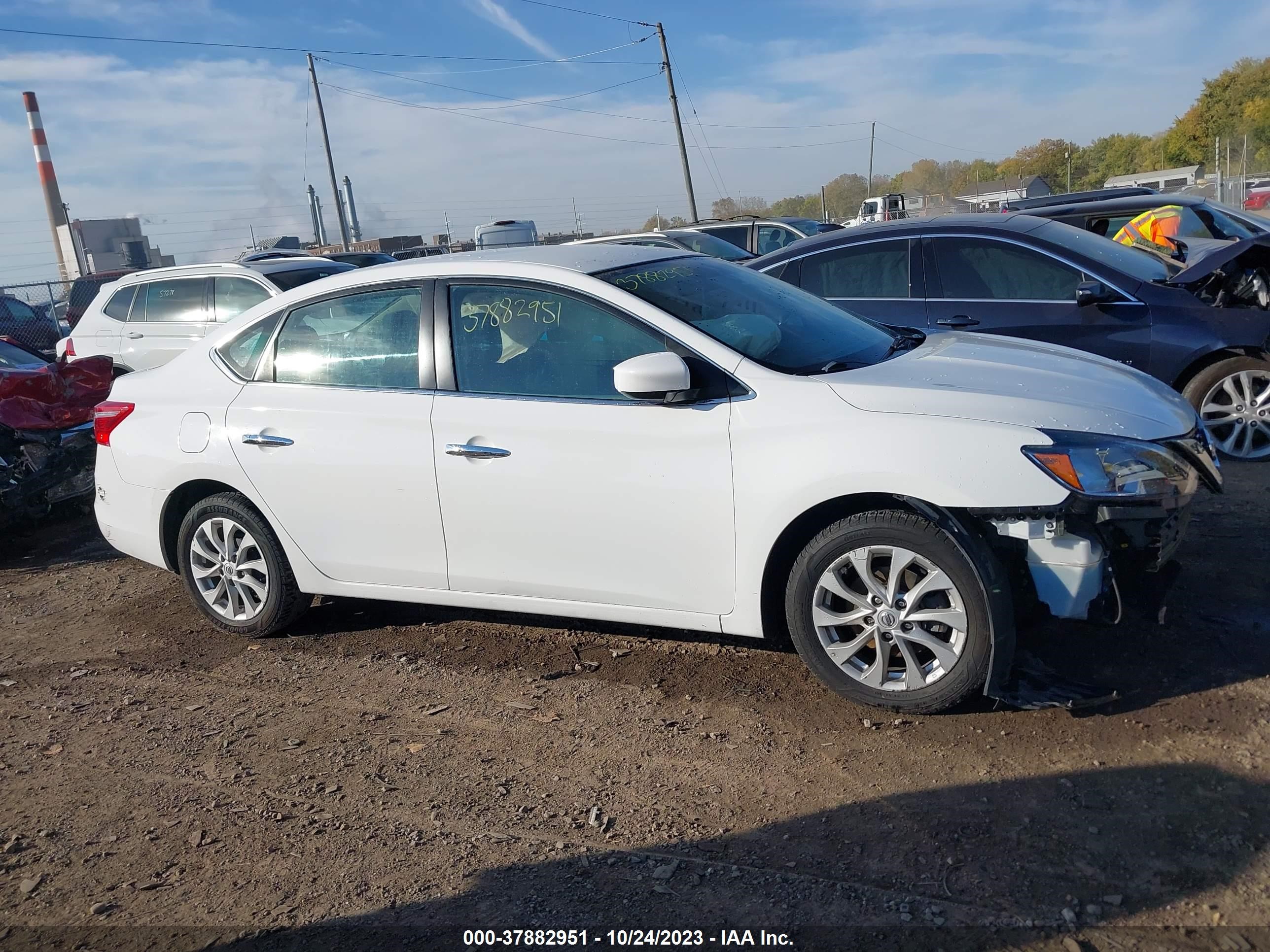 Photo 11 VIN: 3N1AB7AP7KY329745 - NISSAN SENTRA 