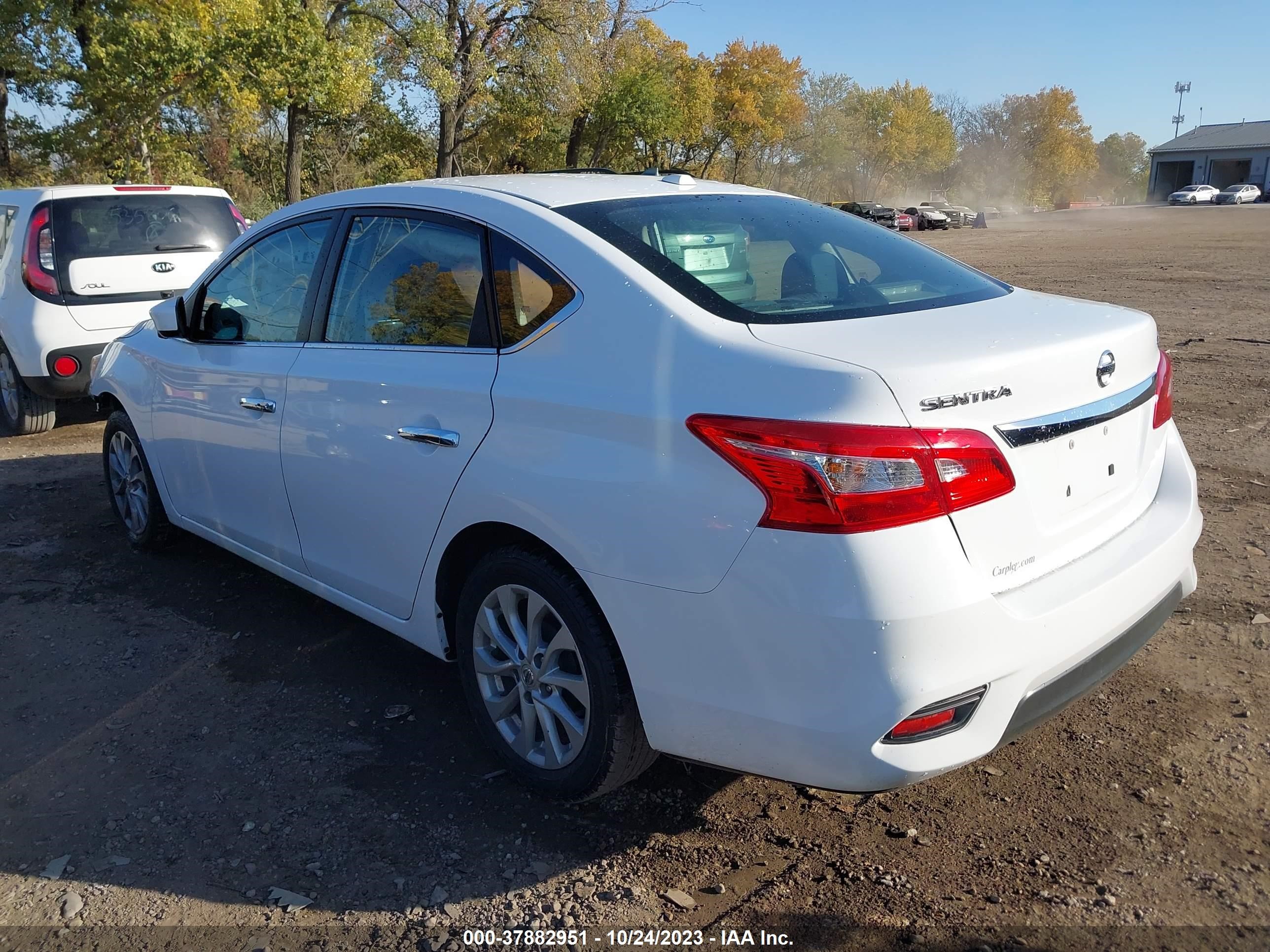 Photo 2 VIN: 3N1AB7AP7KY329745 - NISSAN SENTRA 