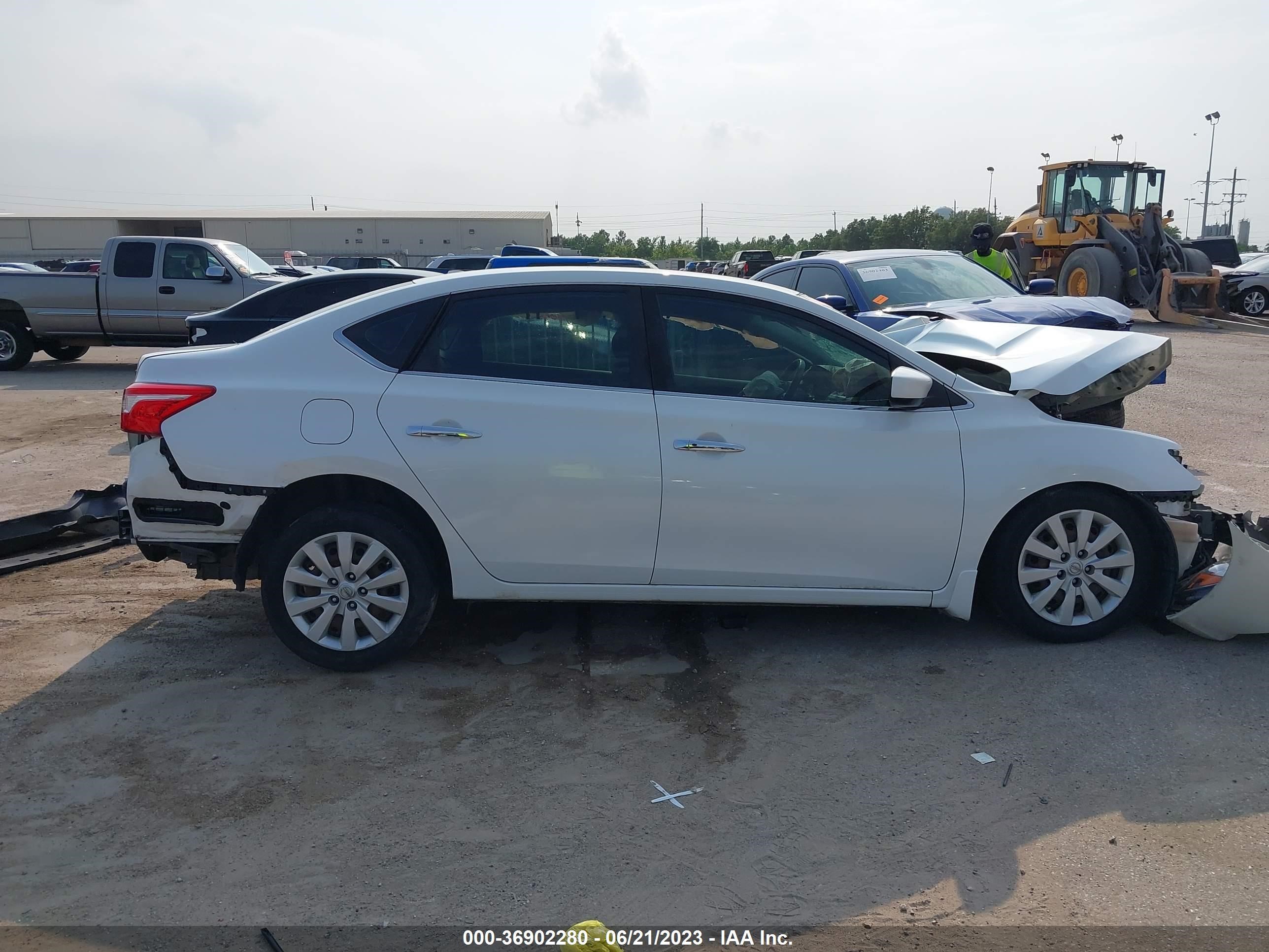 Photo 12 VIN: 3N1AB7AP8GY310547 - NISSAN SENTRA 