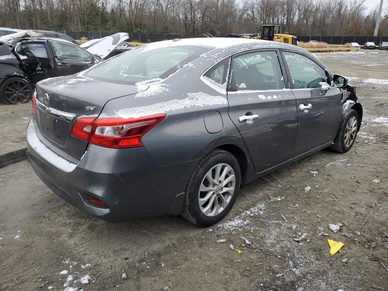 Photo 2 VIN: 3N1AB7AP8JL663679 - NISSAN SENTRA 