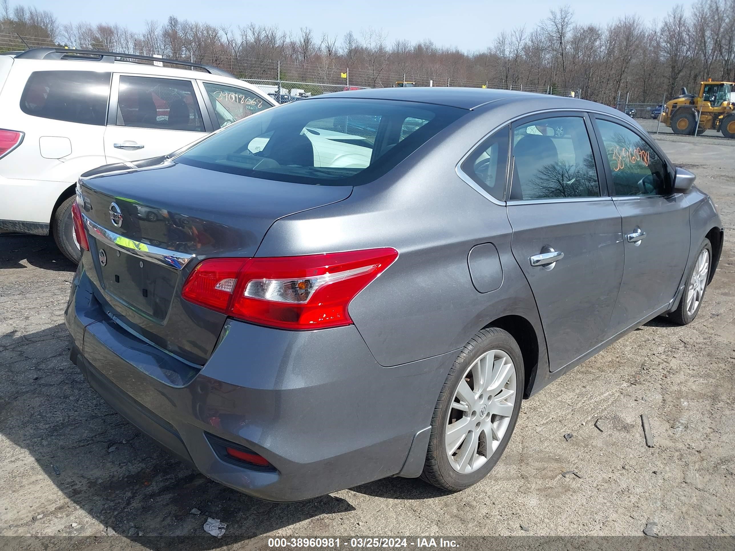 Photo 3 VIN: 3N1AB7AP8JY306618 - NISSAN SENTRA 