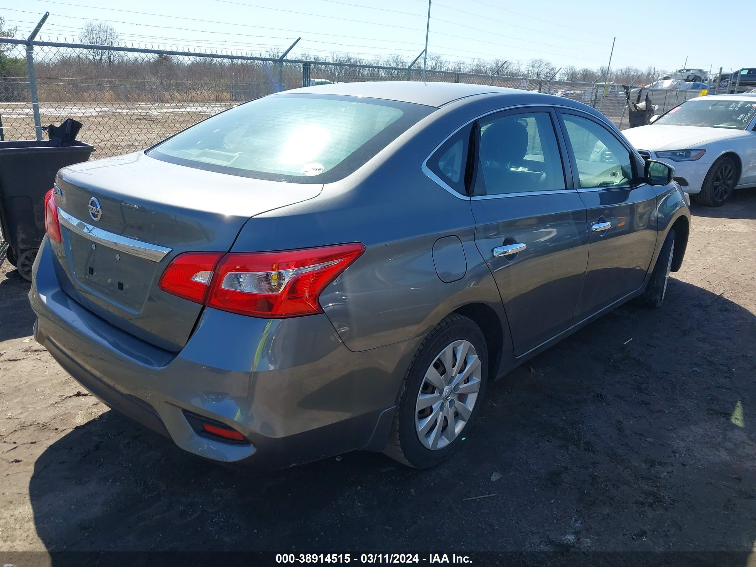 Photo 3 VIN: 3N1AB7AP8KY257809 - NISSAN SENTRA 