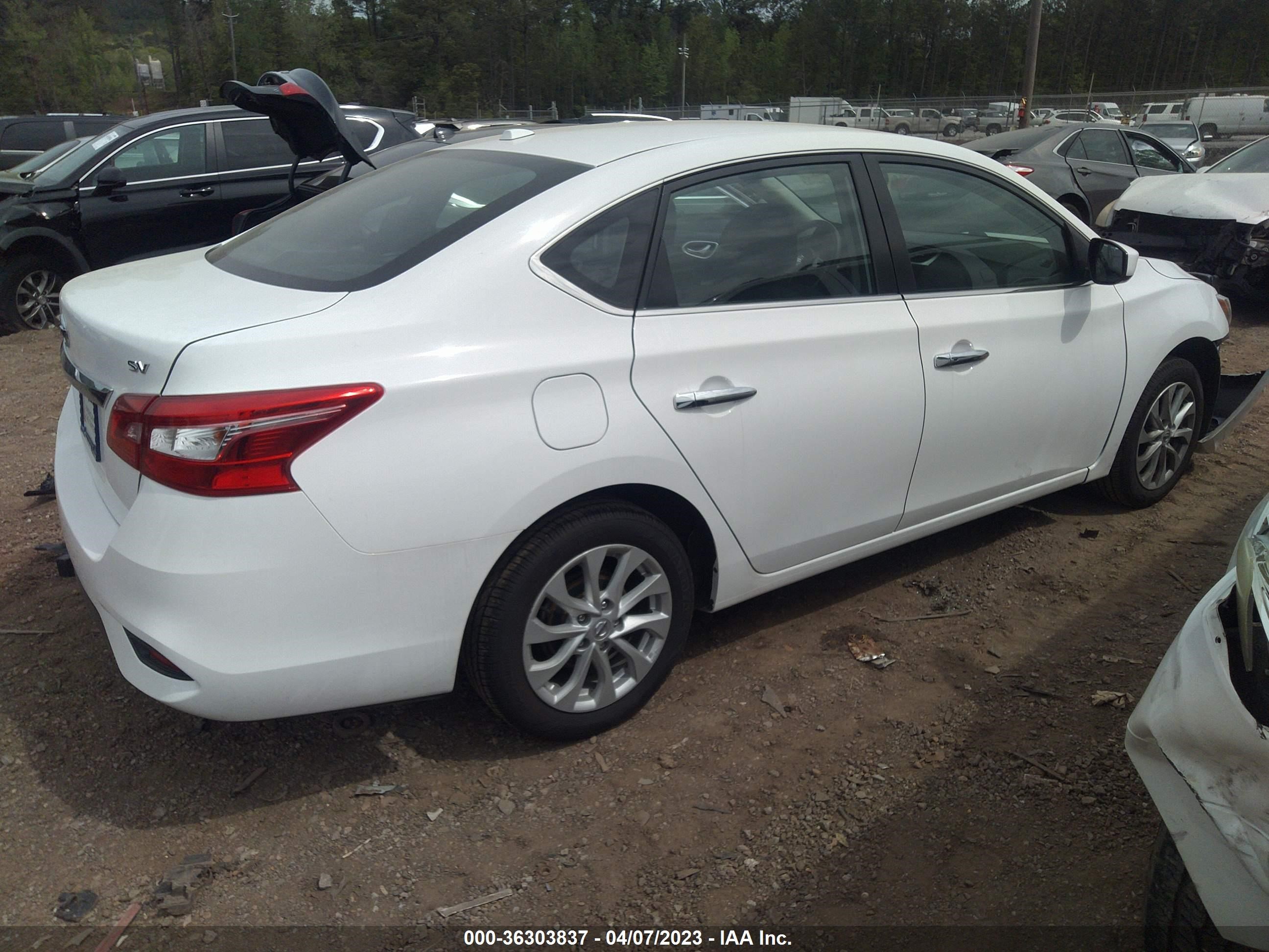 Photo 3 VIN: 3N1AB7AP8KY354315 - NISSAN SENTRA 