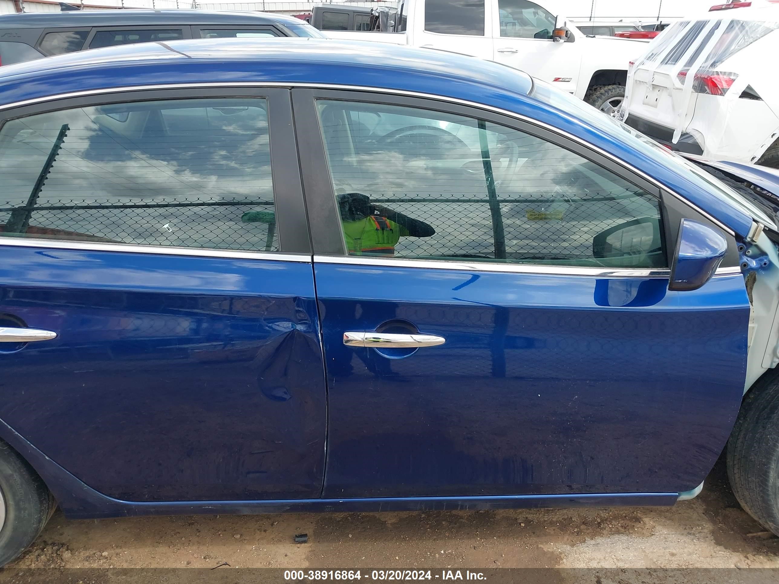 Photo 13 VIN: 3N1AB7AP8KY400368 - NISSAN SENTRA 