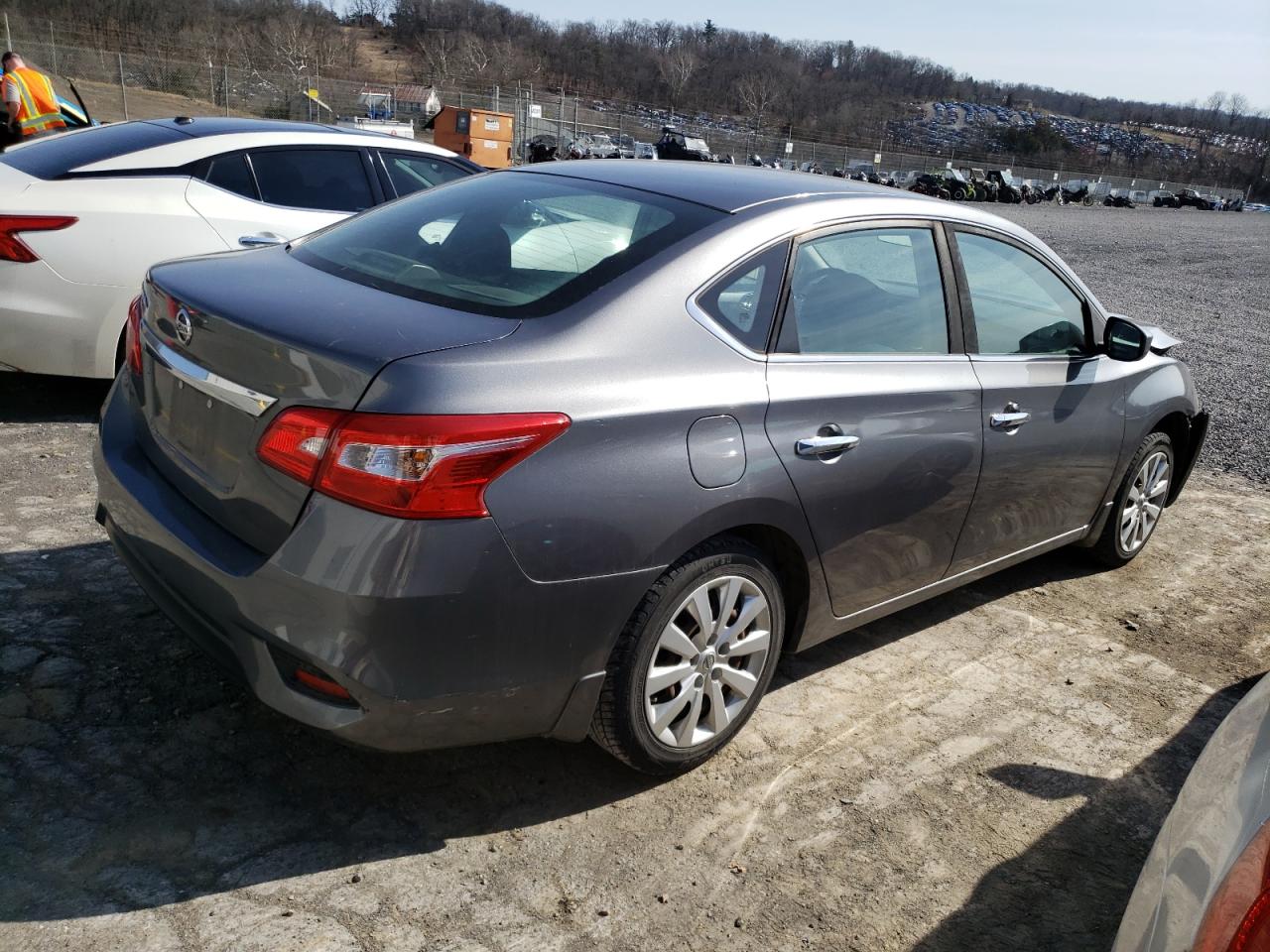 Photo 2 VIN: 3N1AB7AP9GY303817 - NISSAN SENTRA 