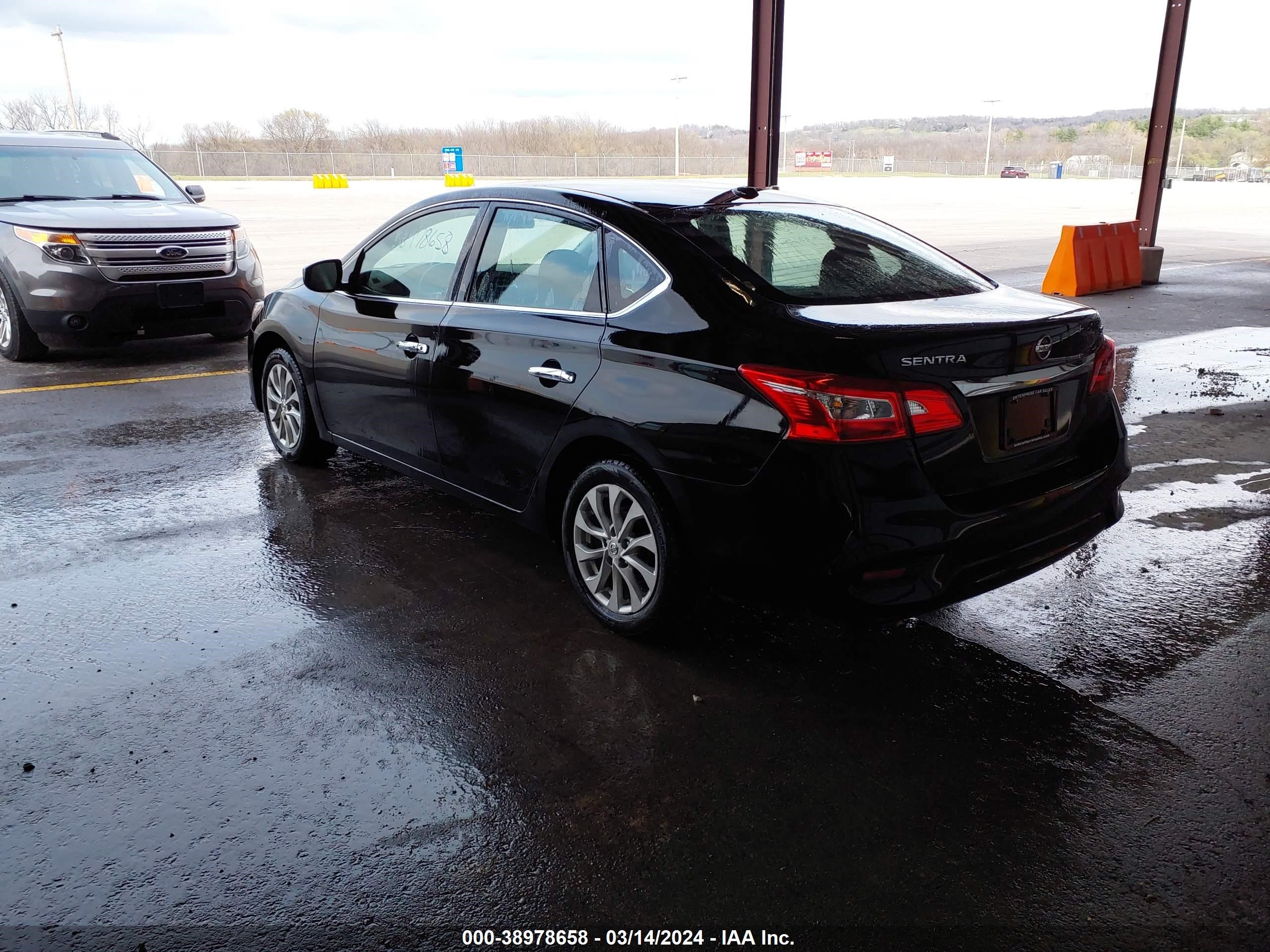 Photo 2 VIN: 3N1AB7AP9JL633672 - NISSAN SENTRA 