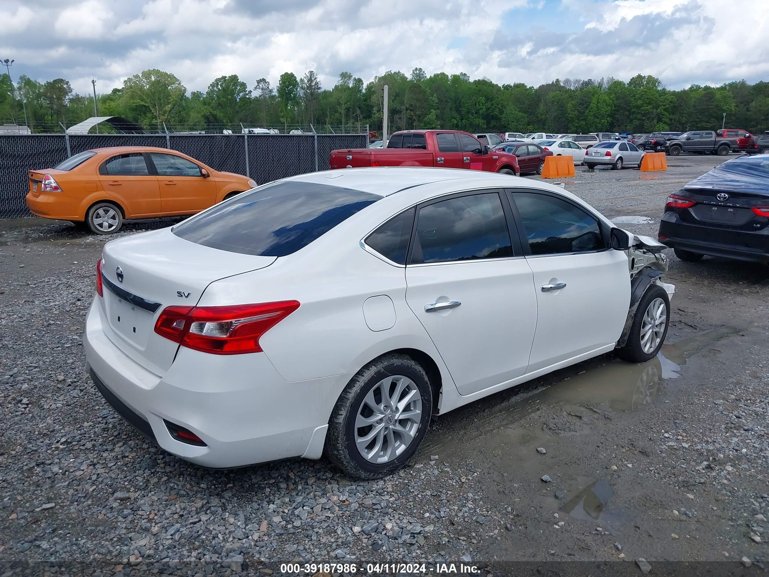 Photo 3 VIN: 3N1AB7AP9JL660614 - NISSAN SENTRA 